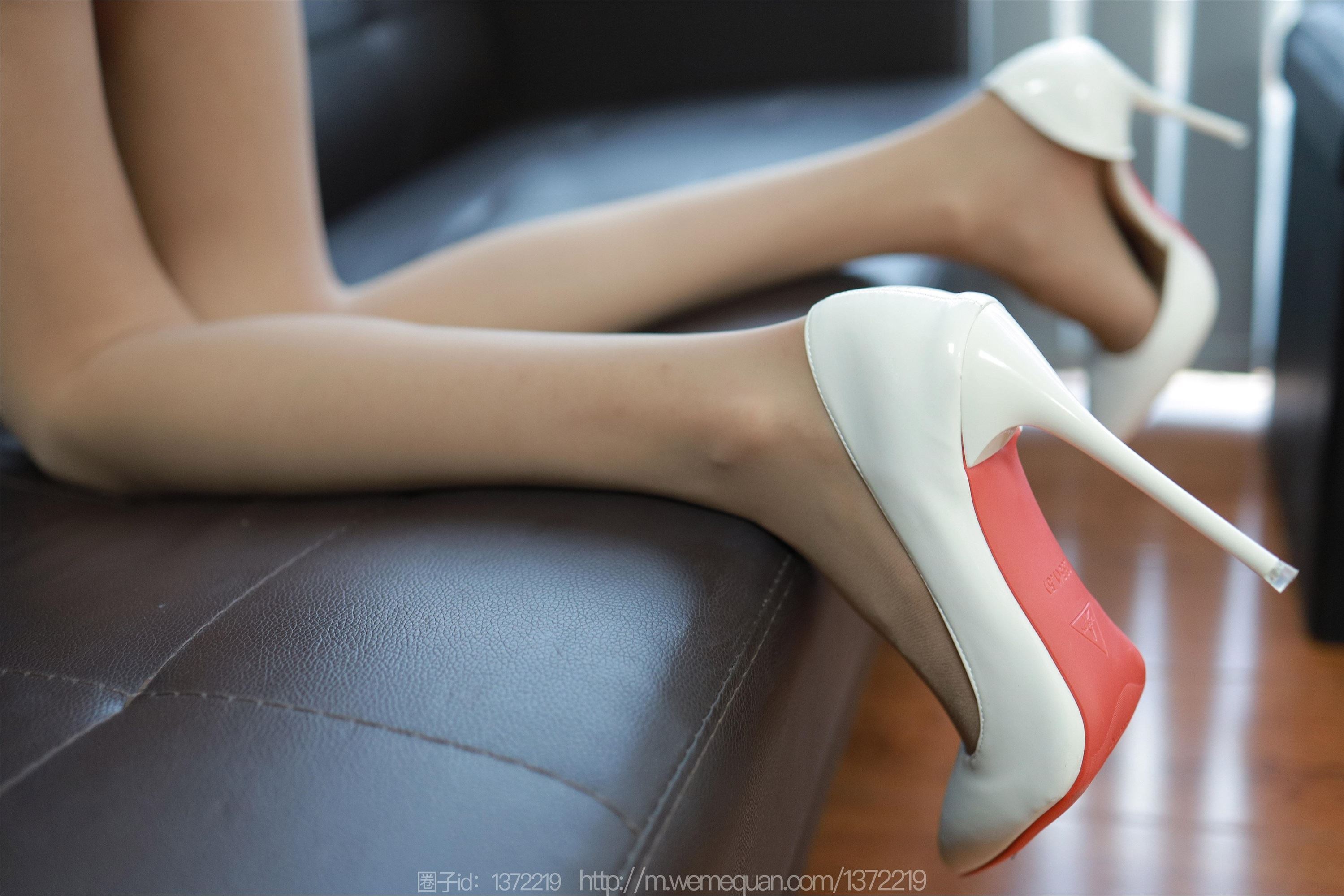 图片[59]-IESS异思趣向期期2023.04.08期丝享家期1415期团团《粉嫩长腿》-秀人网