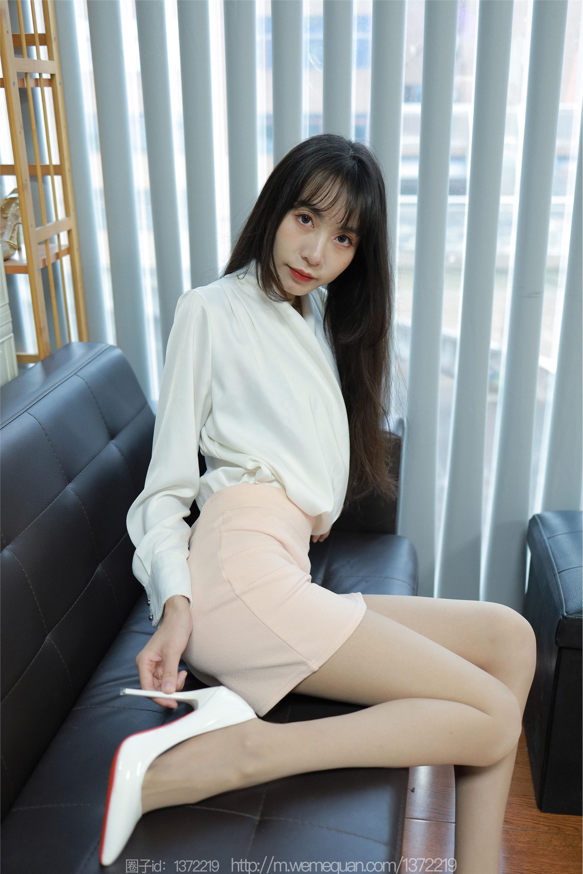 图片[73]-IESS异思趣向期期2023.04.08期丝享家期1415期团团《粉嫩长腿》-秀人网