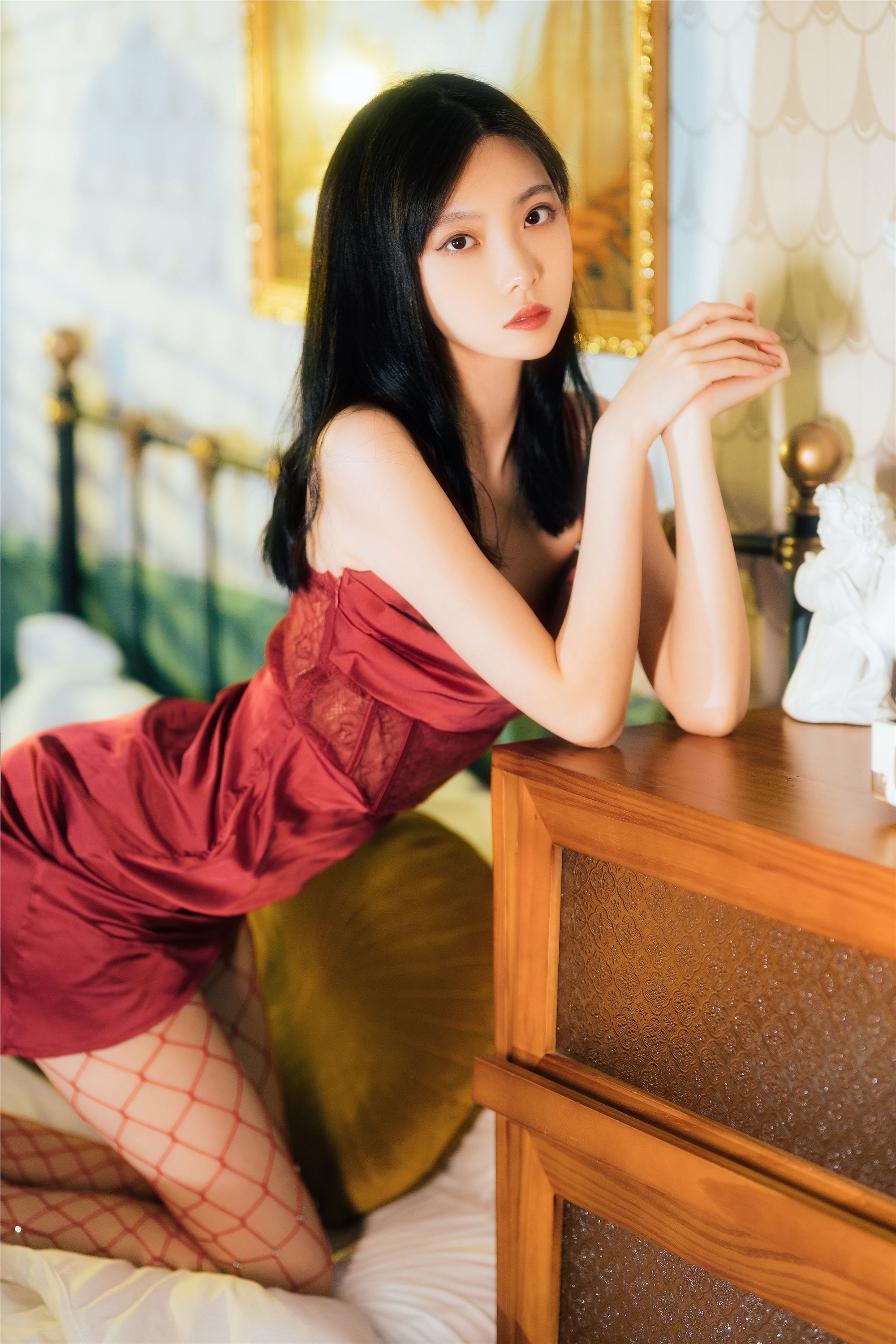 图片[18]-许岚LAN期–期N第021期网袜红裙-秀人网