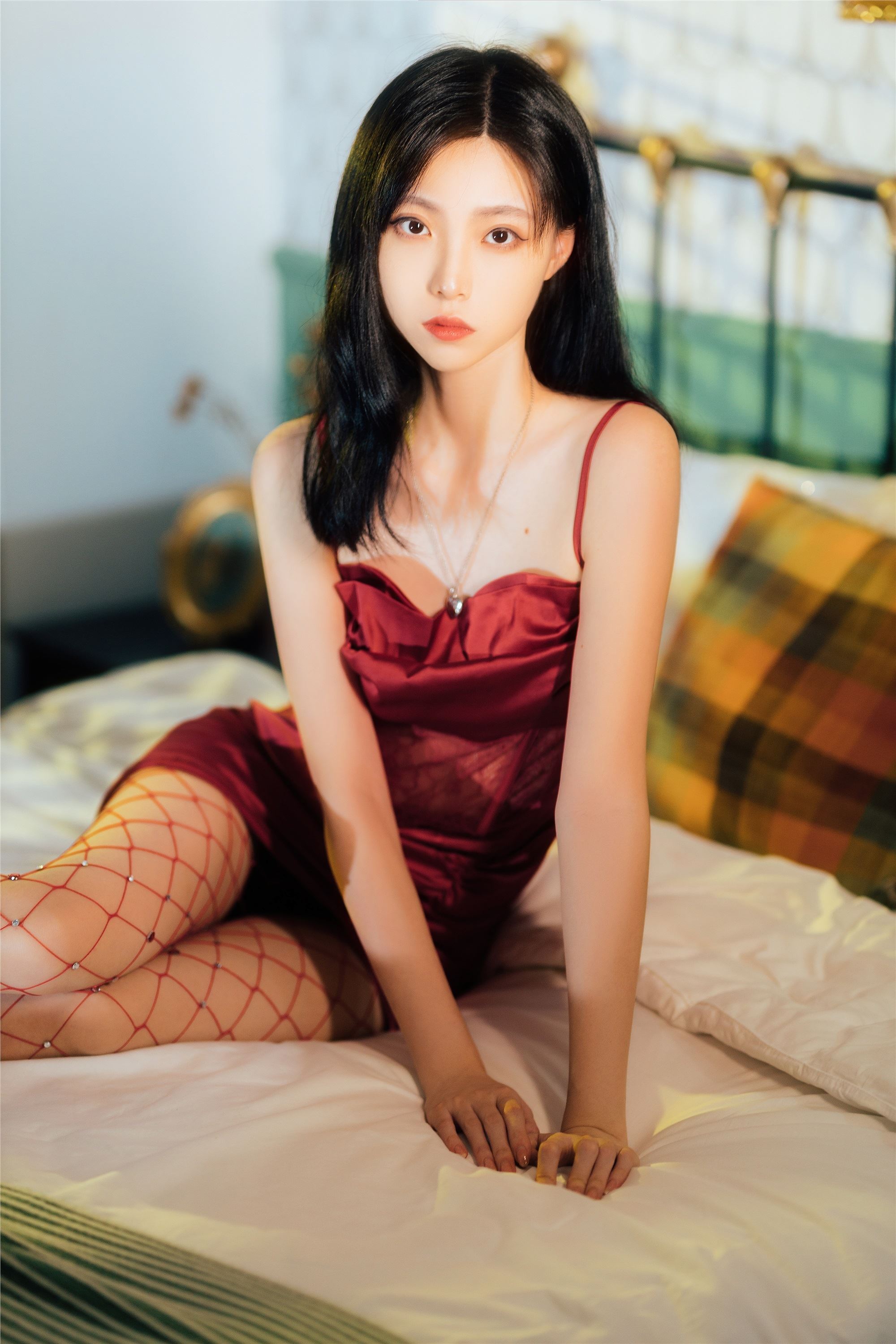 图片[35]-许岚LAN期–期N第021期网袜红裙-秀人网