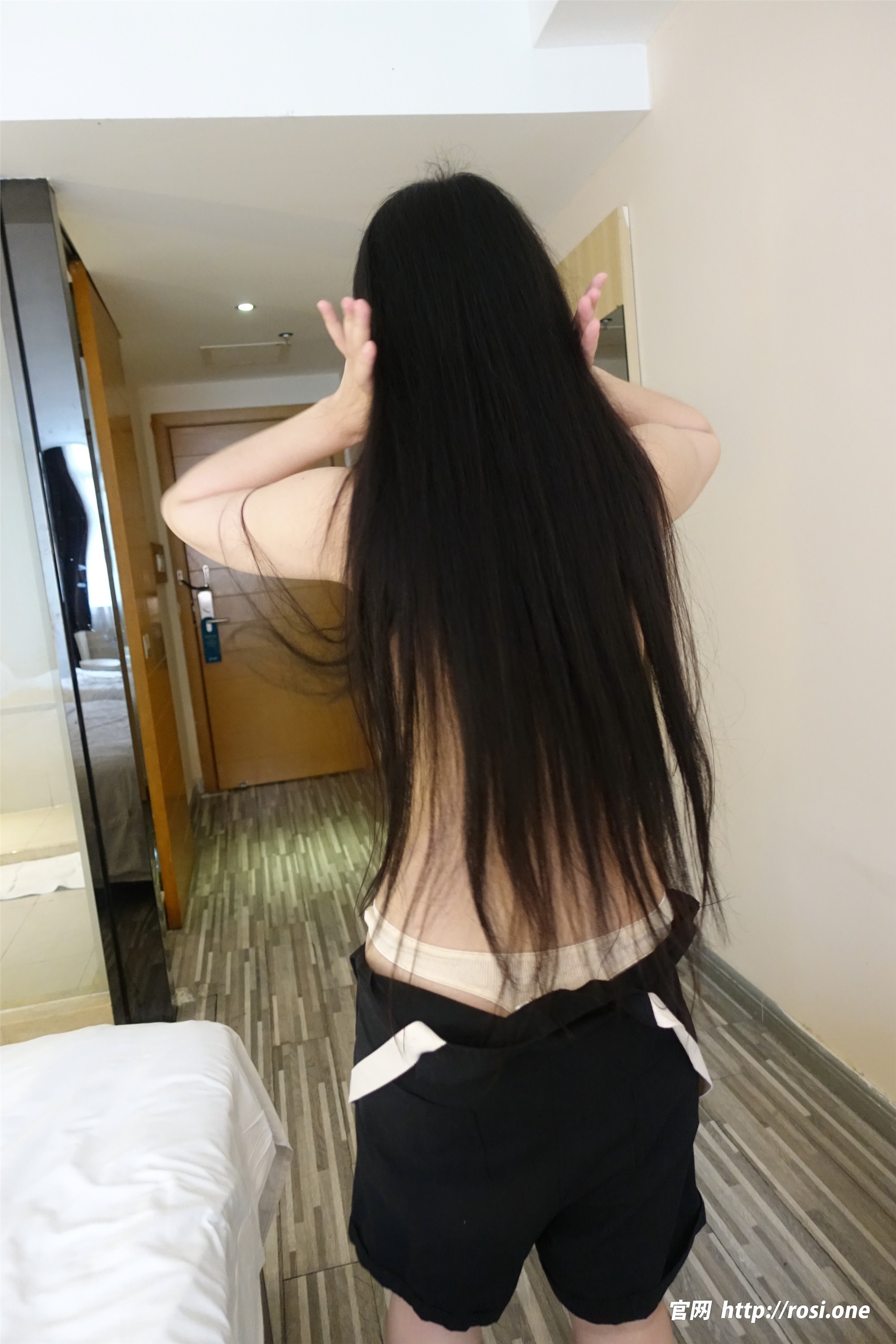 图片[2]-ROSI写真期2023.09.07期N第4294-秀人网