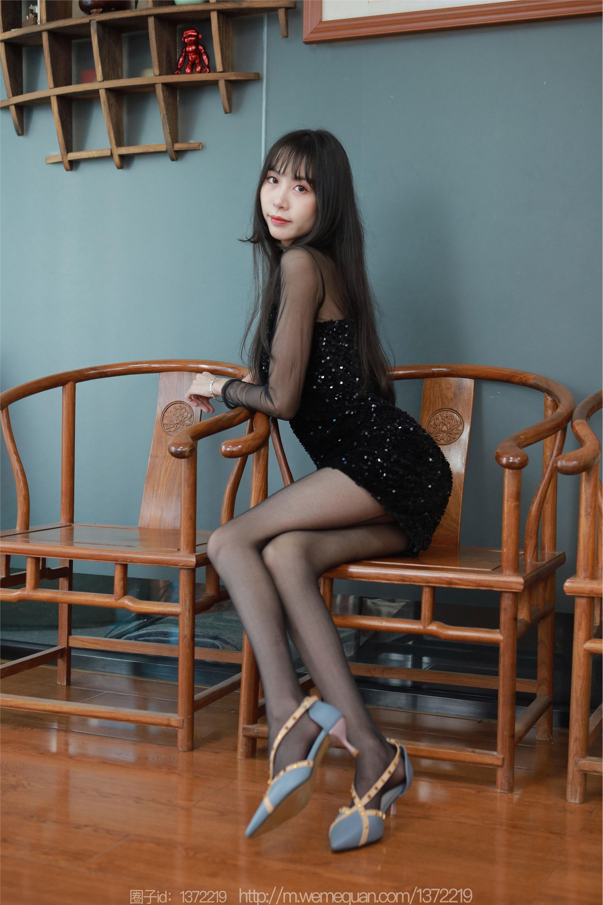 图片[6]-IESS异思趣向期期2023.04.12期丝享家期1419期团团《亮片嘿丝裙》-秀人网