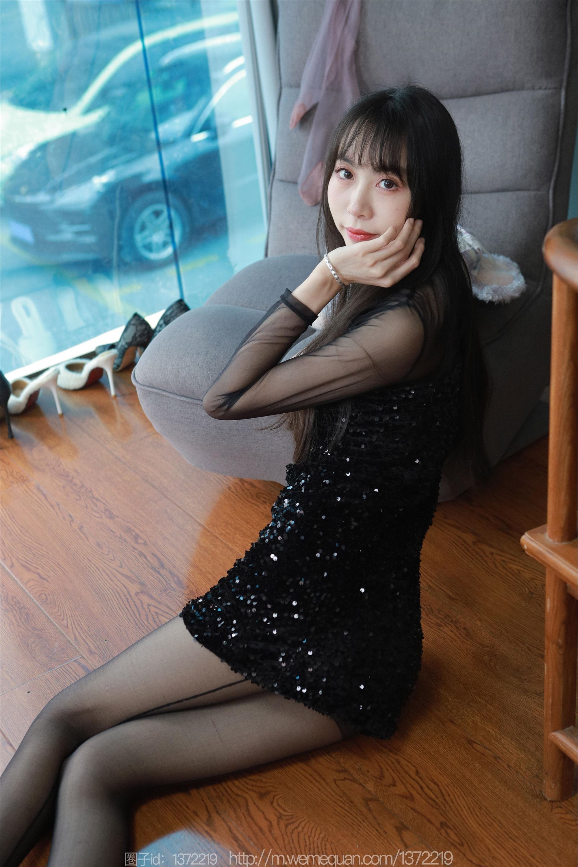 图片[70]-IESS异思趣向期期2023.04.12期丝享家期1419期团团《亮片嘿丝裙》-秀人网