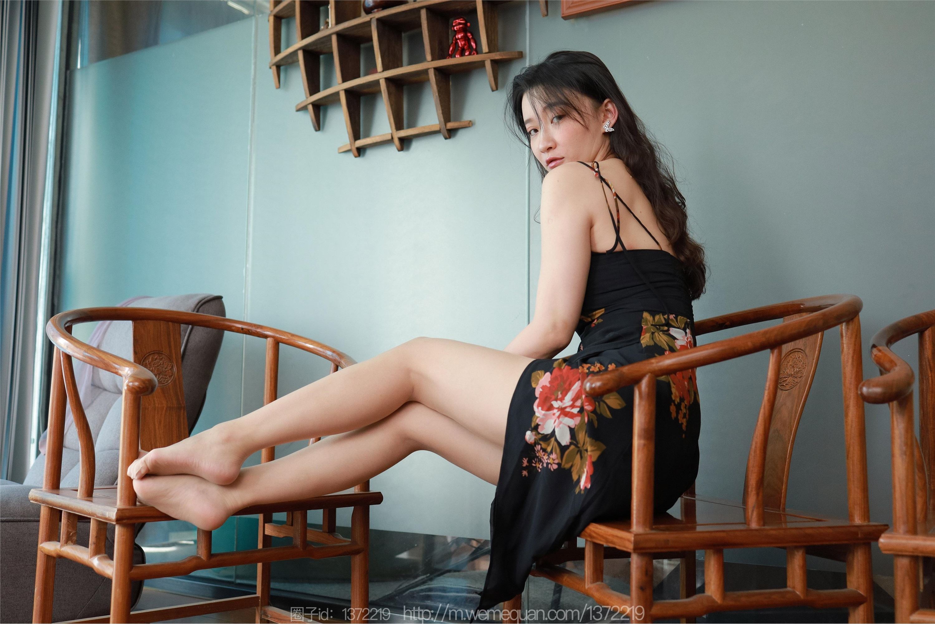 图片[32]-IESS异思趣向期期2023.04.14期丝享家期1421期秋秋《花裙女人》-套图网