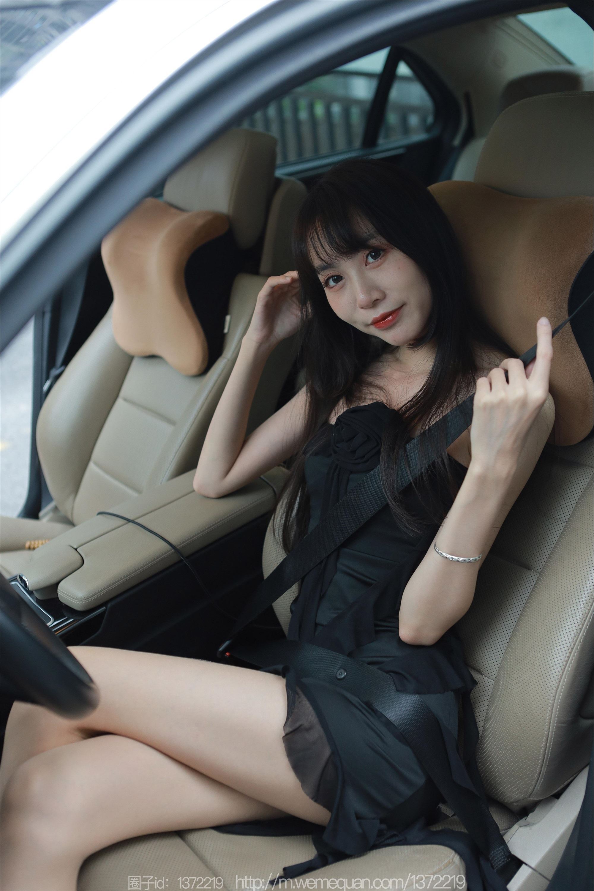 图片[16]-IESS异思趣向期期2023.04.16期丝享家期1423期团团《车里漫步》-秀人网