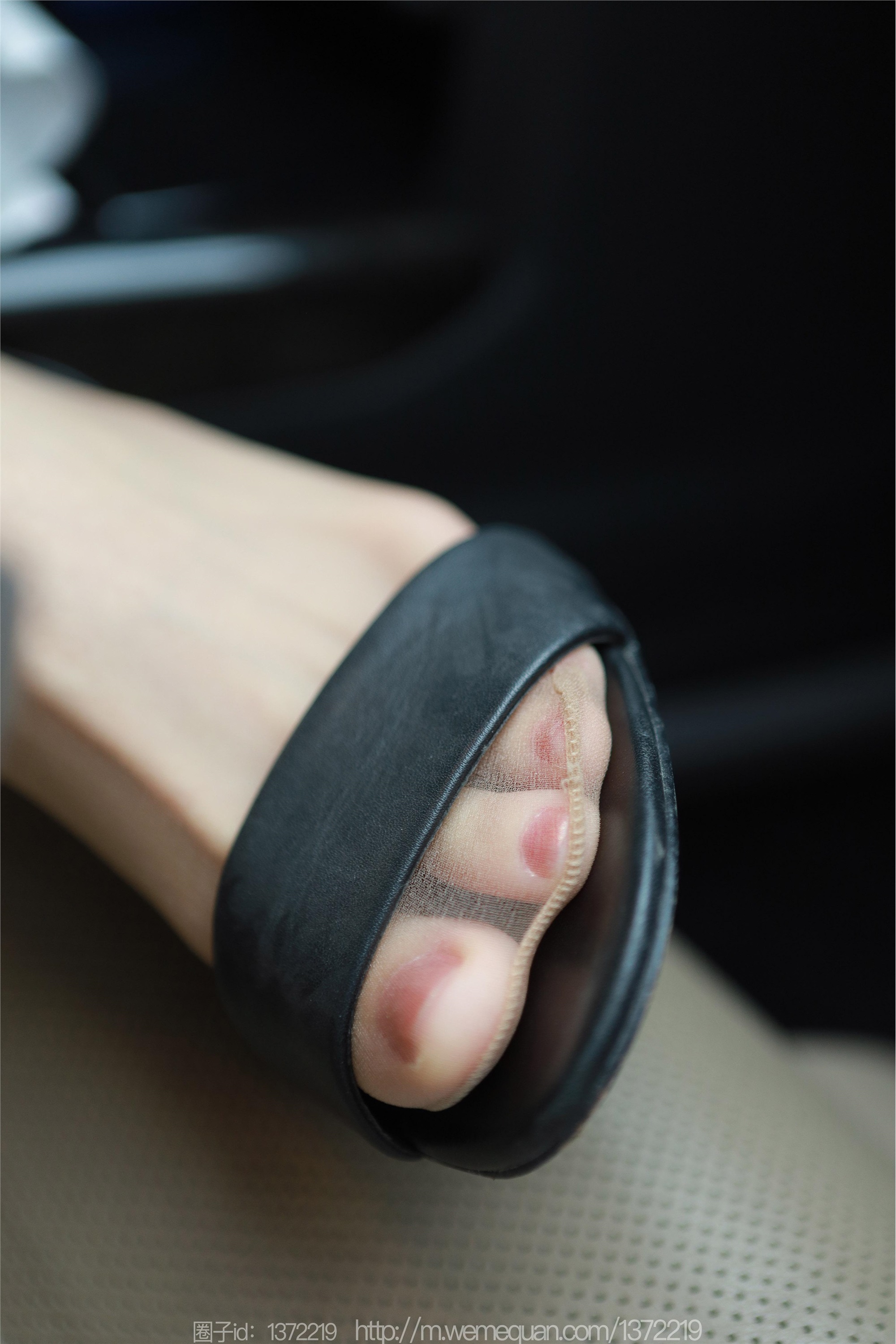 图片[26]-IESS异思趣向期期2023.04.16期丝享家期1423期团团《车里漫步》-秀人网