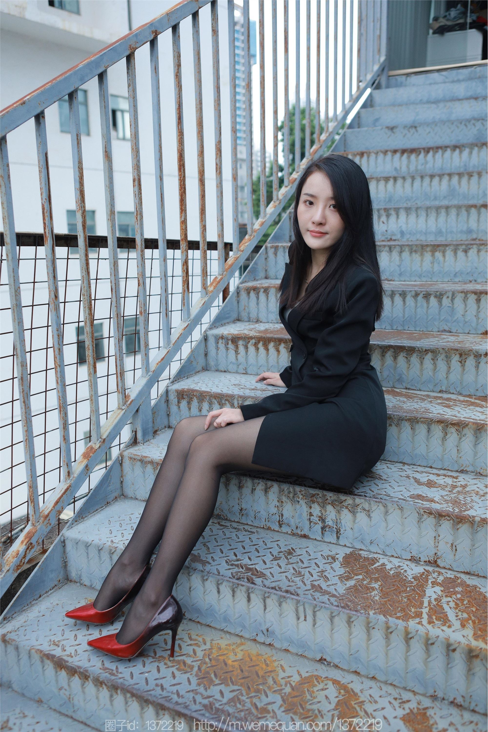 图片[28]-IESS异思趣向期期2023.04.18期丝享家期1425期婉萍《小辣椒》-秀人网