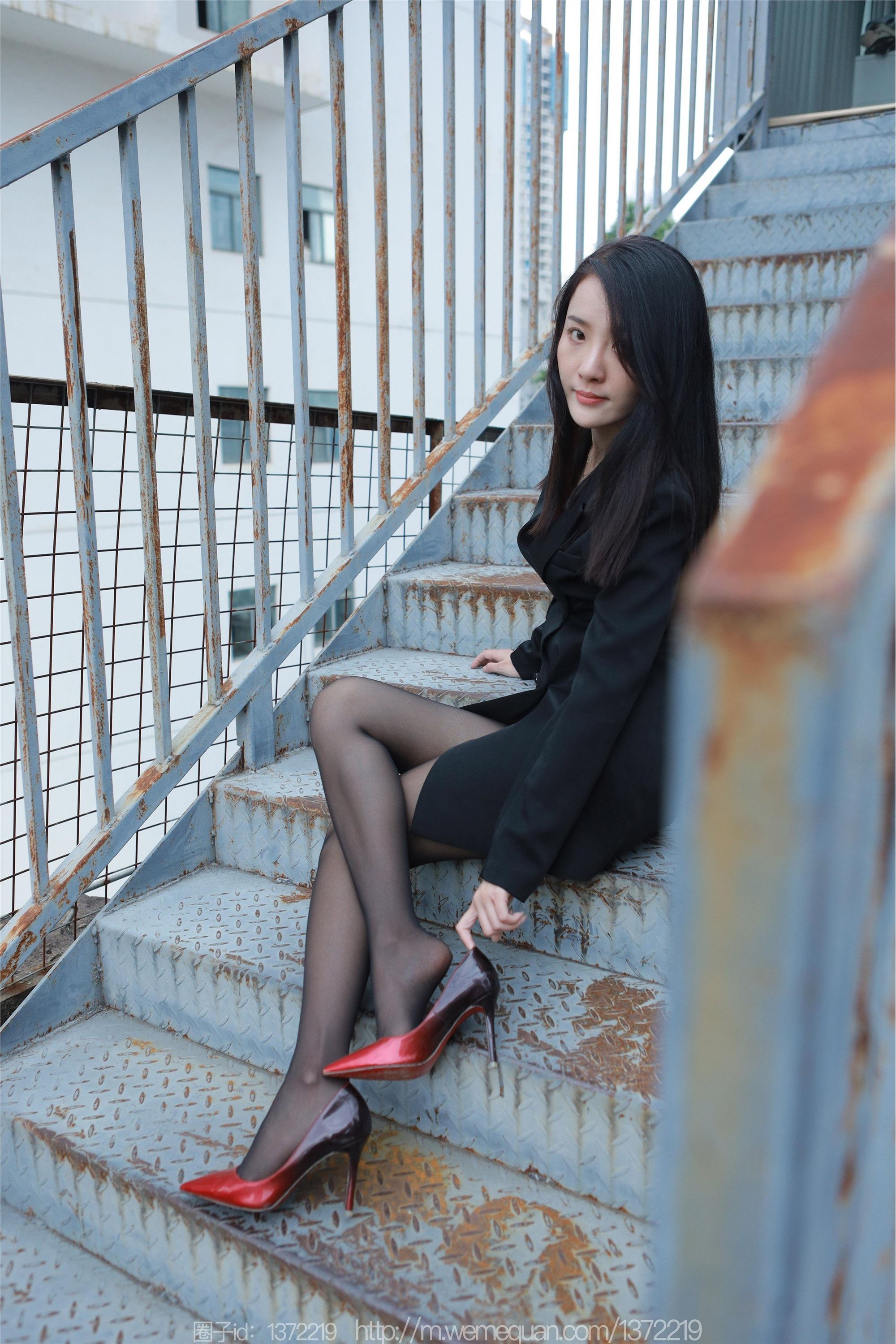 图片[33]-IESS异思趣向期期2023.04.18期丝享家期1425期婉萍《小辣椒》-秀人网