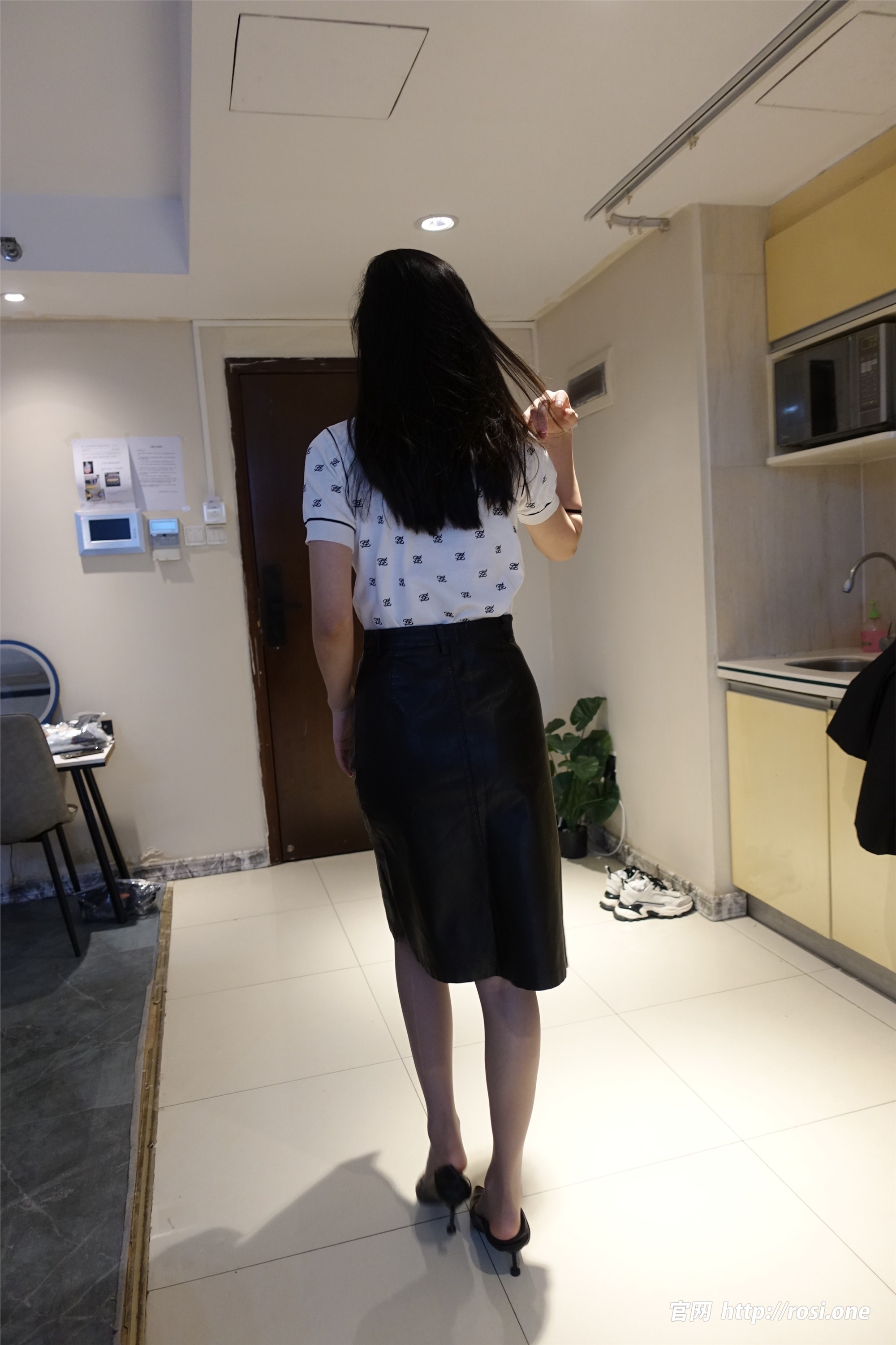 图片[2]-ROSI写真期2023.09.18期N第4305-秀人网