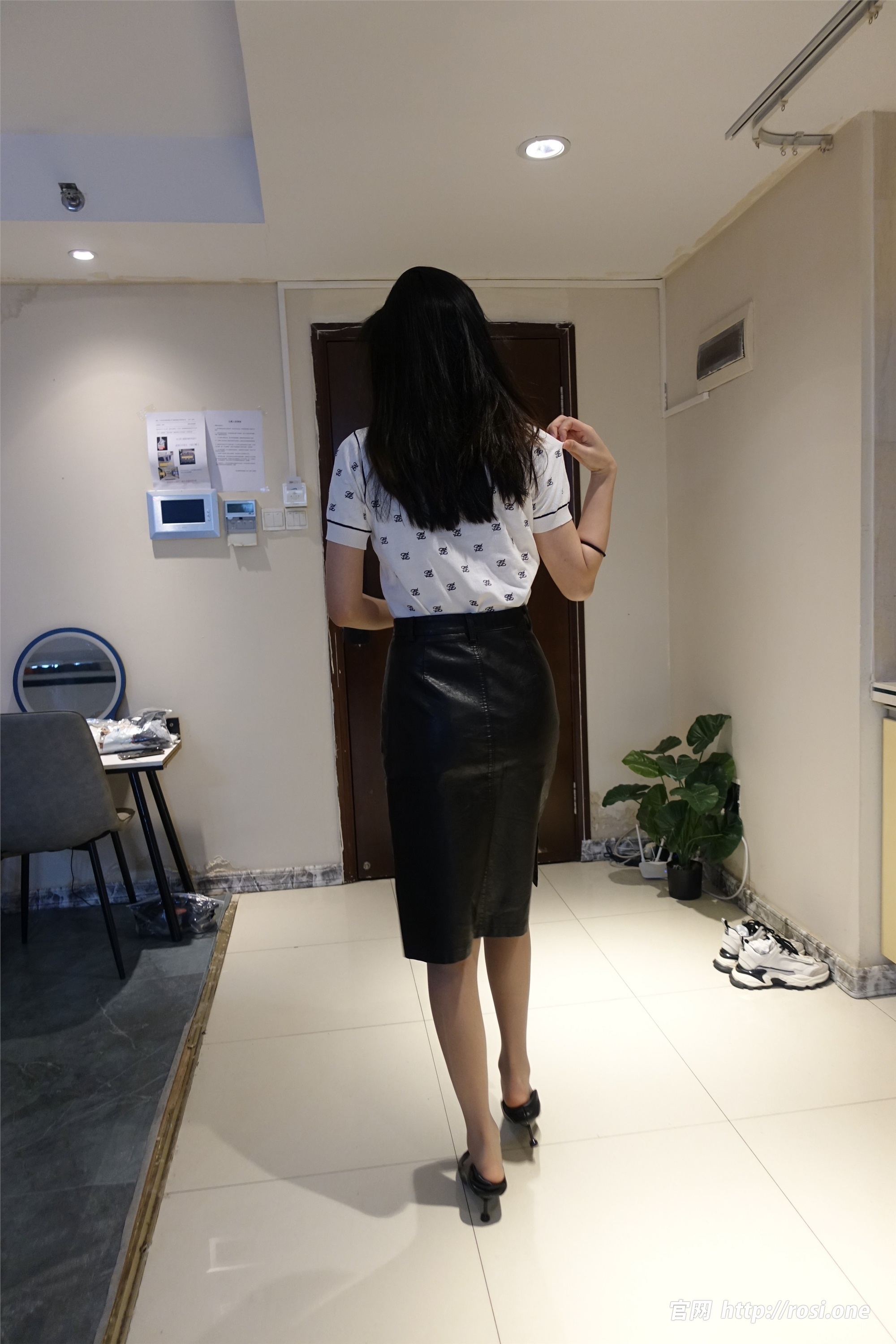 图片[3]-ROSI写真期2023.09.18期N第4305-秀人网