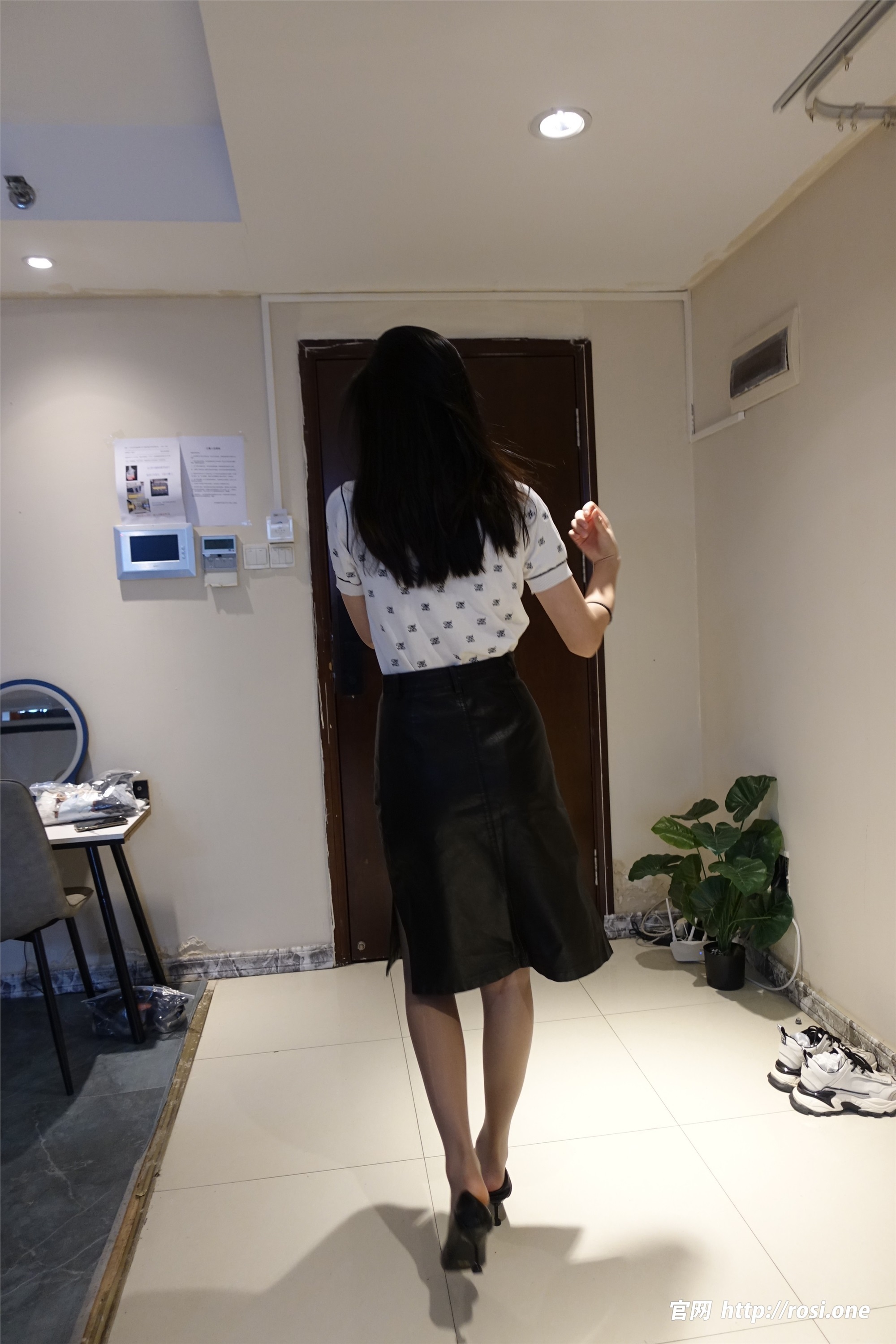 图片[4]-ROSI写真期2023.09.18期N第4305-秀人网