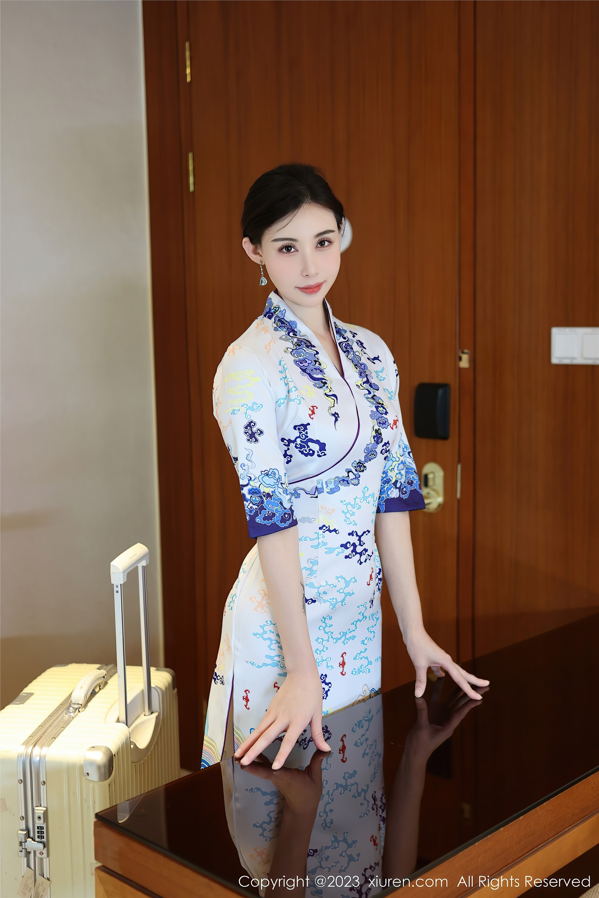 图片[2]-Xiuren秀人网期2023.10.09期N第7479期曼柔-套图网