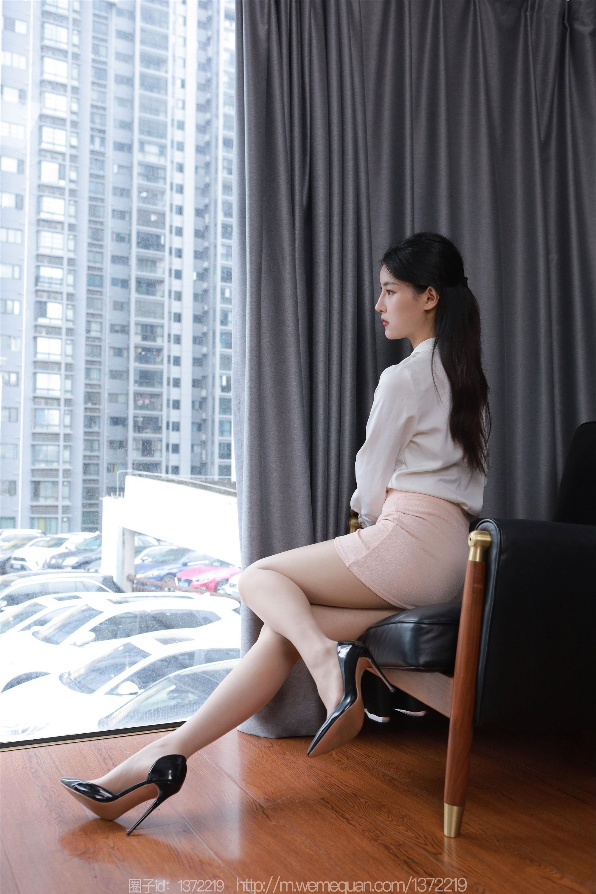 图片[5]-IESS异思趣向期期2023.05.01期丝享家期1438期小宝《都市OL女神》-套图网