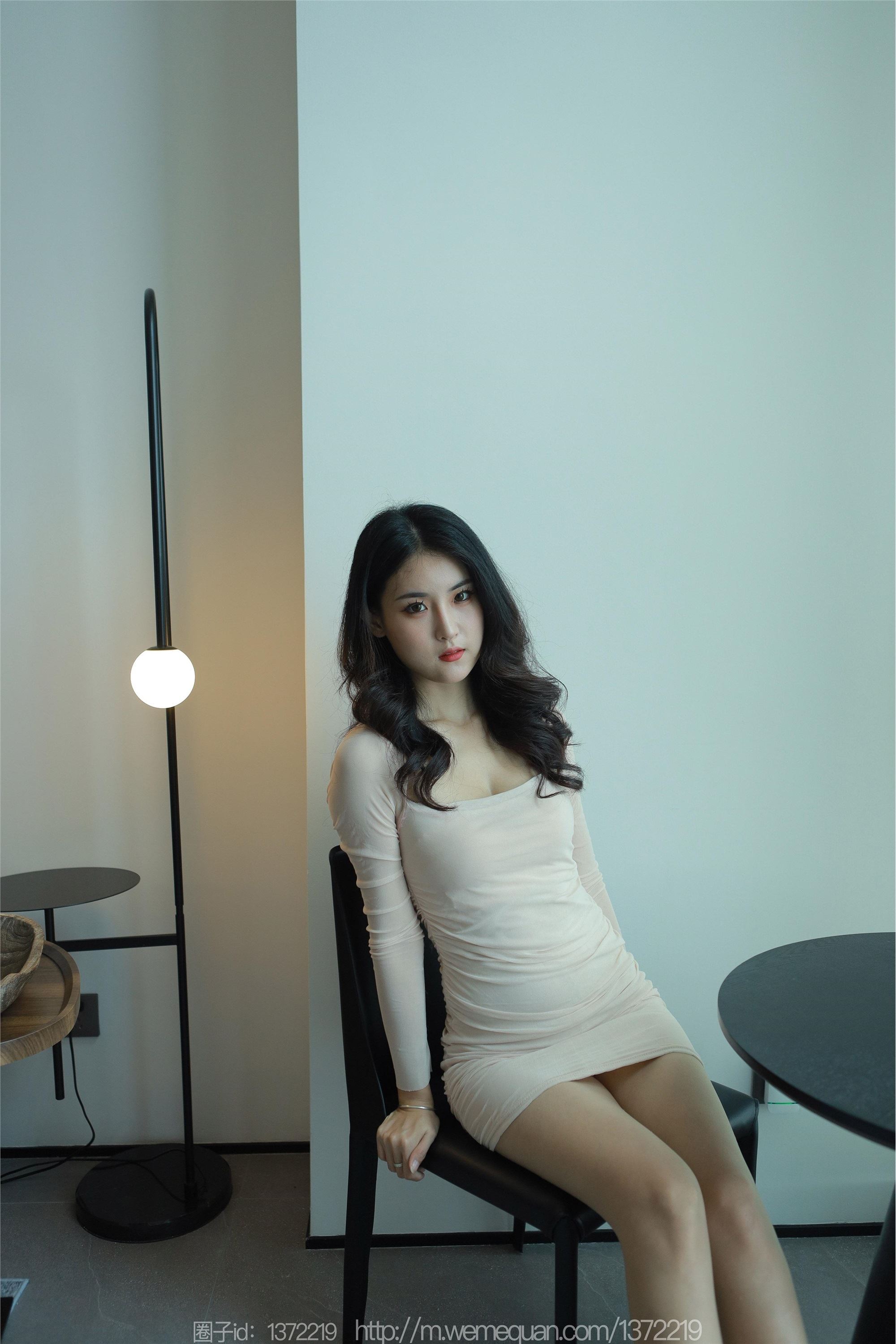 IESS异思趣向期期2023.05.14期丝享家期1451期小宝《浅色包臀裙》-套图网