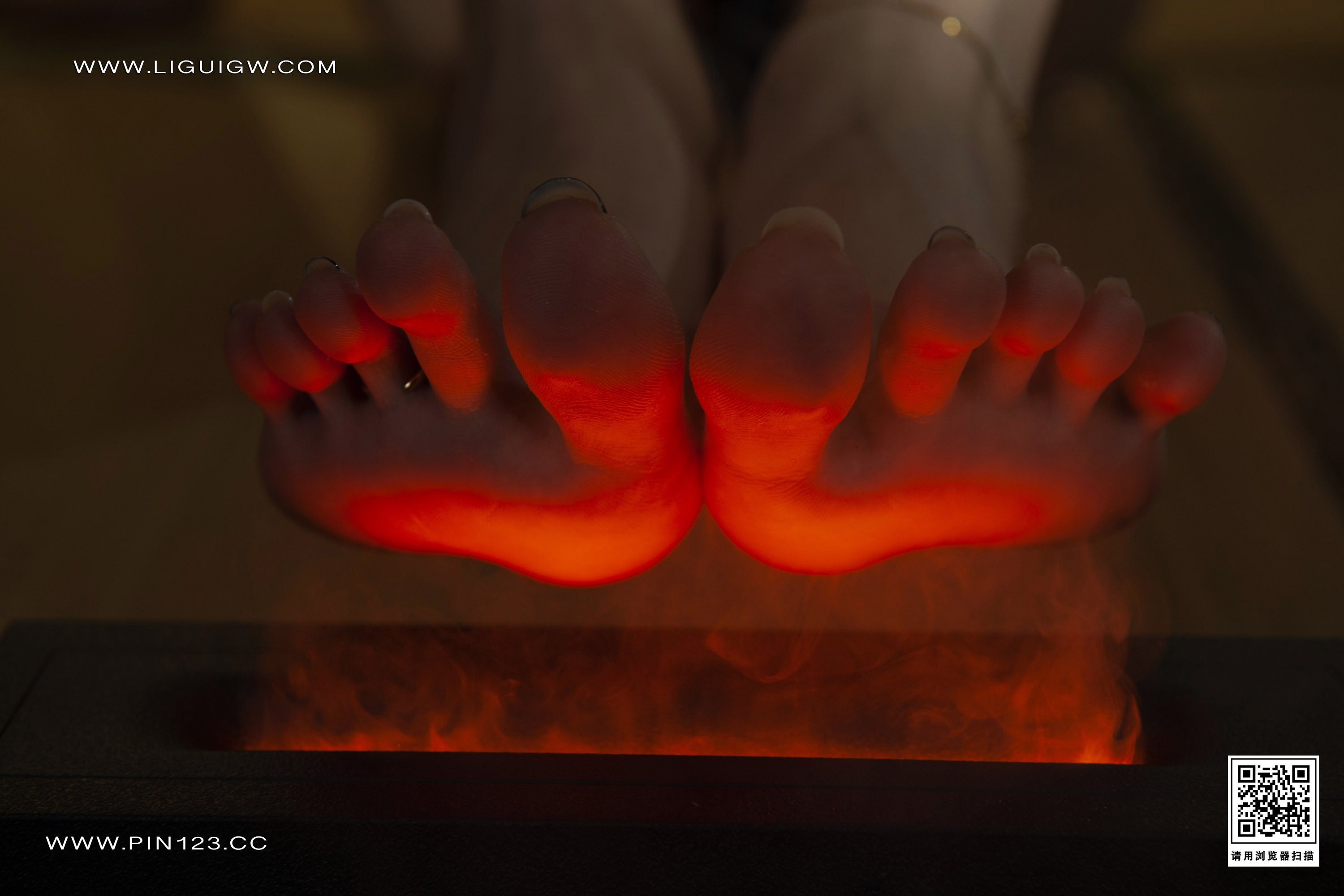 图片[4]-Ligui丽柜期2023.11.27期唇享欲足-私人定制期甜甜-秀人网