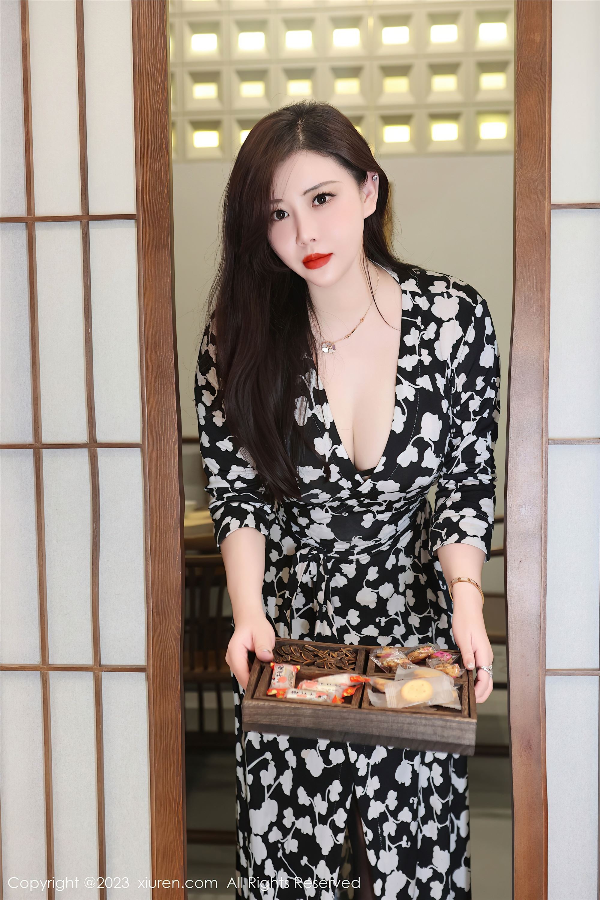 图片[3]-Xiuren秀人网期2023.10.23期N第7548期王婉悠Queen-秀人网