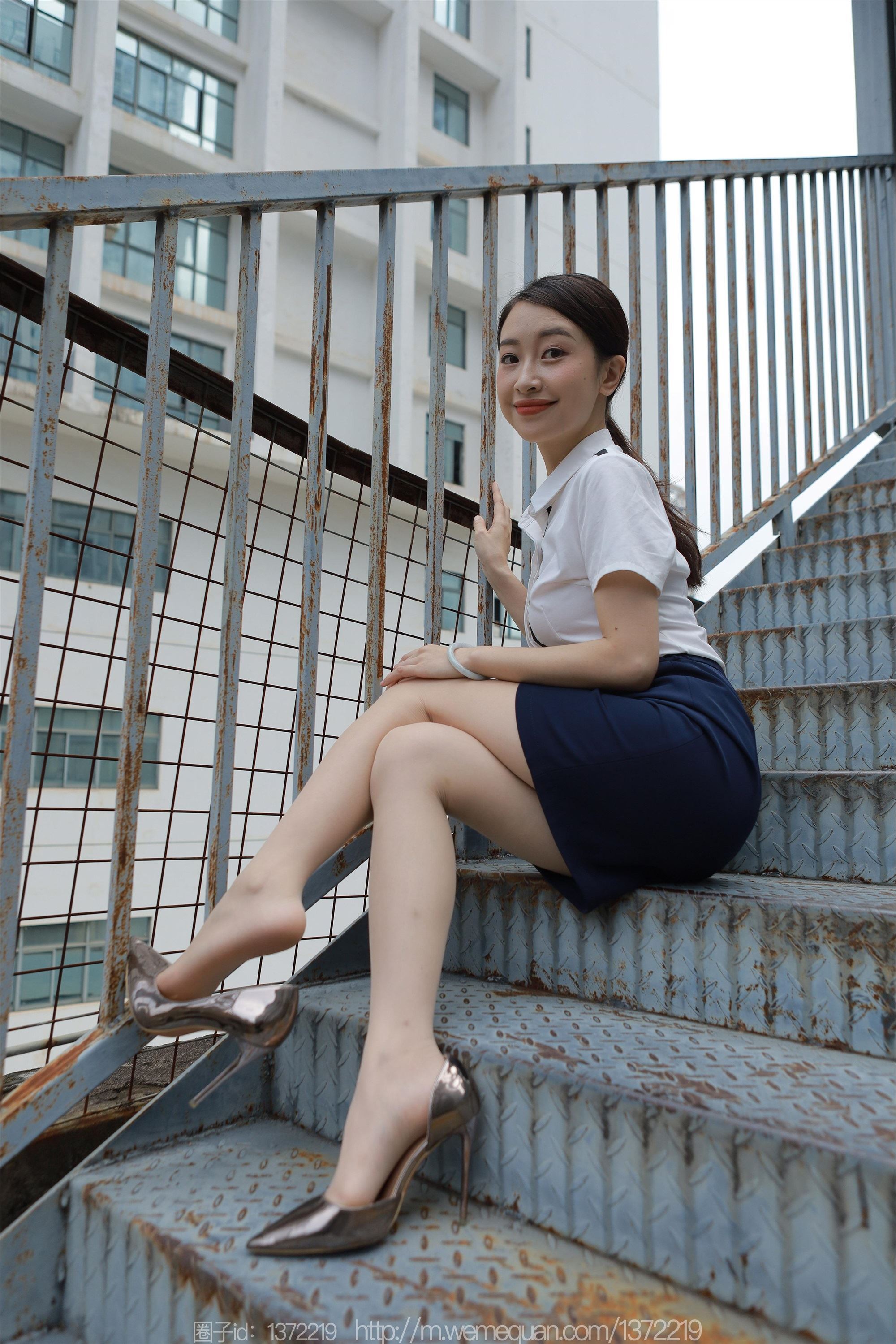 图片[4]-IESS异思趣向期期2023.05.20期丝享家期1456期小婕《桌上的交易》-秀人网