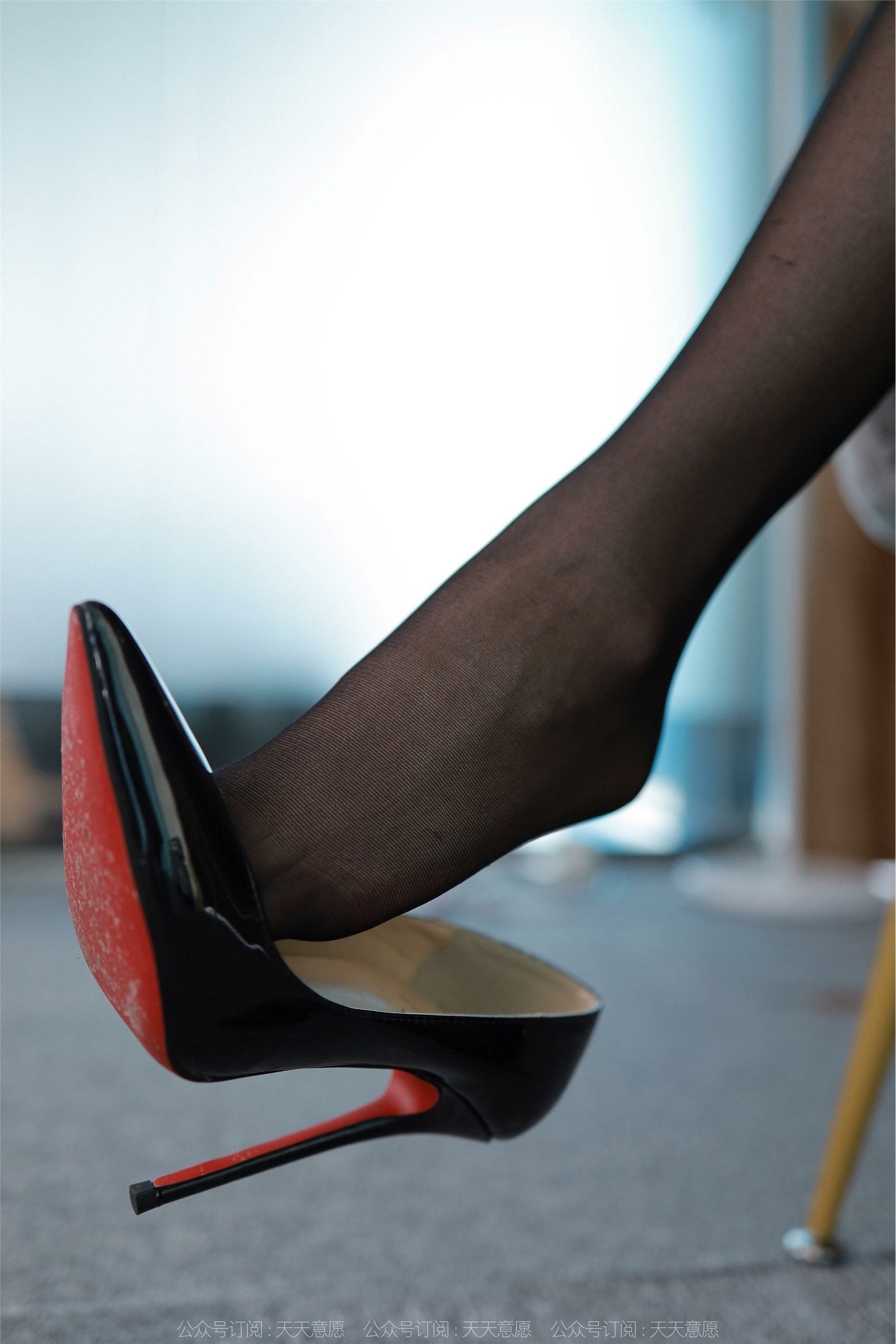 图片[3]-IESS异思趣向期期2022.08.02期丝享家期1165：婉萍《嘿丝打字员》-秀人网