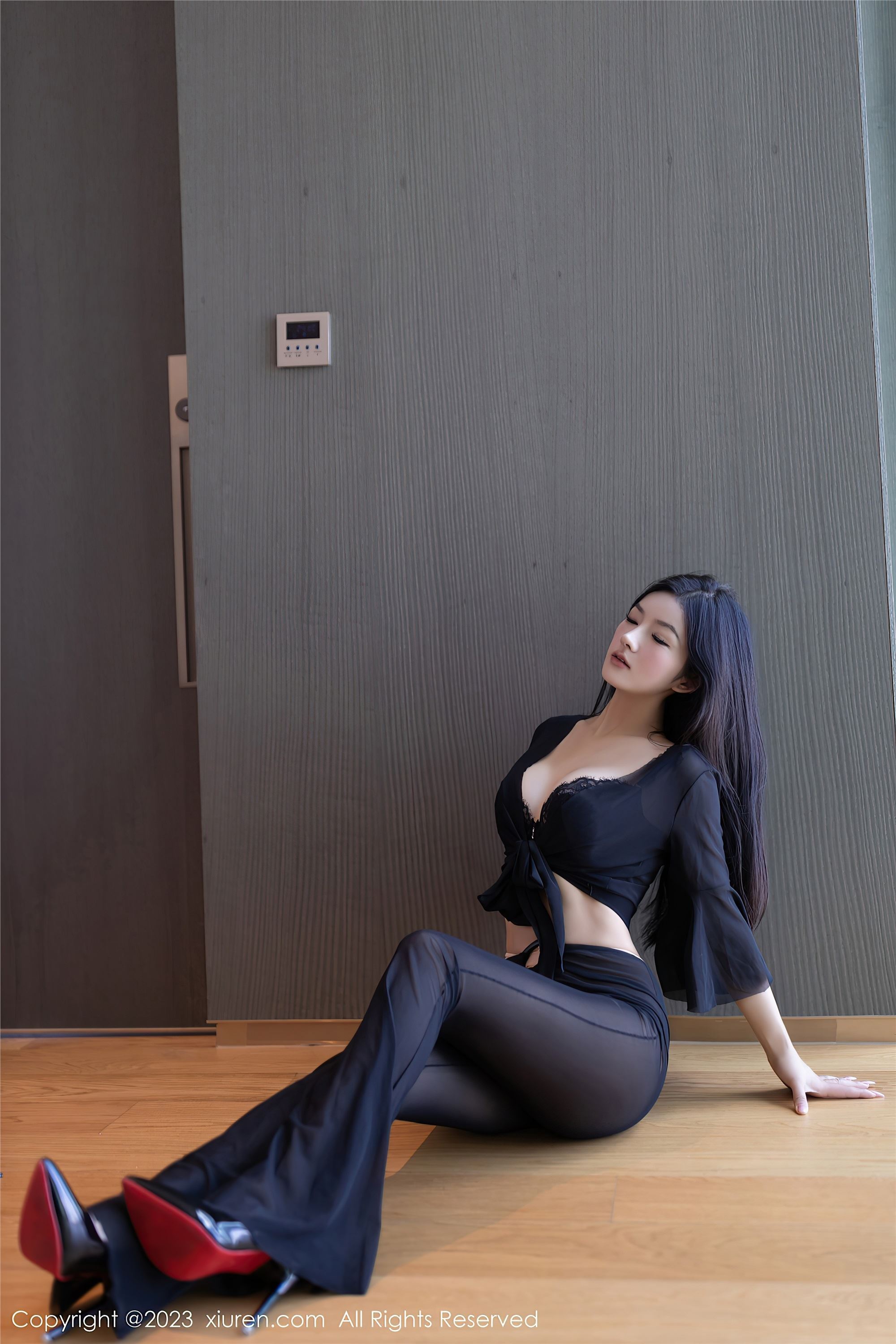 图片[4]-Xiuren秀人网期2023.11.14期N第7660期谭小灵-套图网