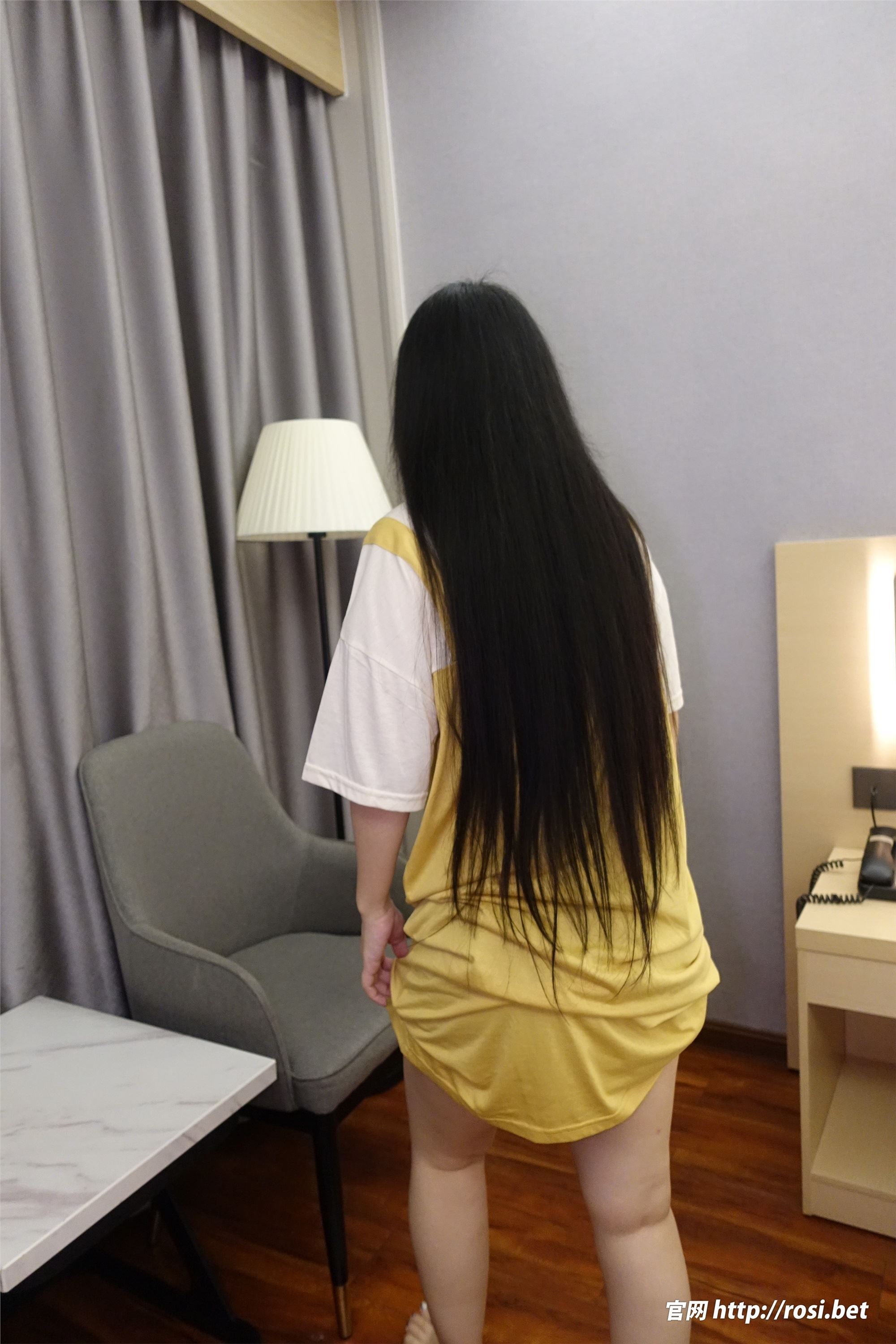 图片[2]-ROSI写真期2023.12.03期N第4381-秀人网