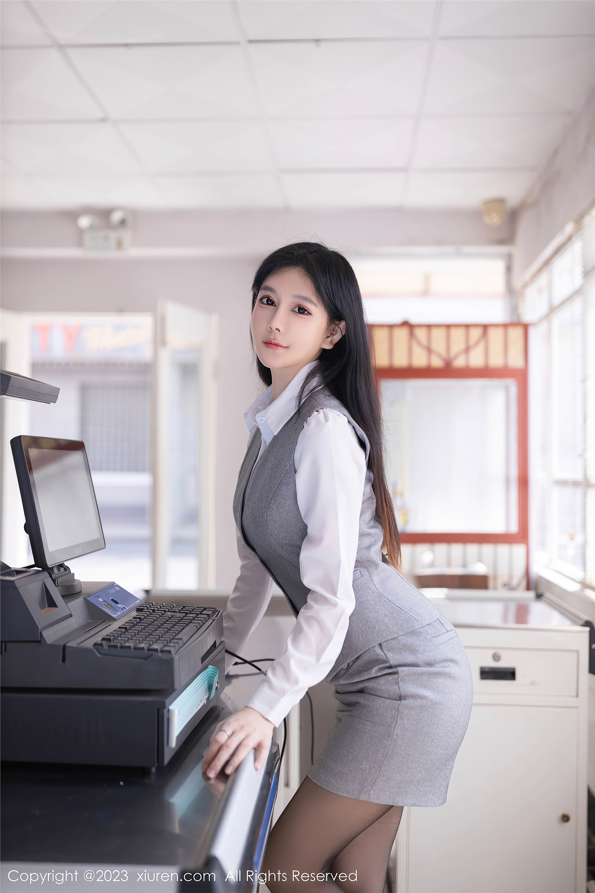 图片[2]-Xiuren秀人网期2023.11.17期N第7684期幼幼-秀人网