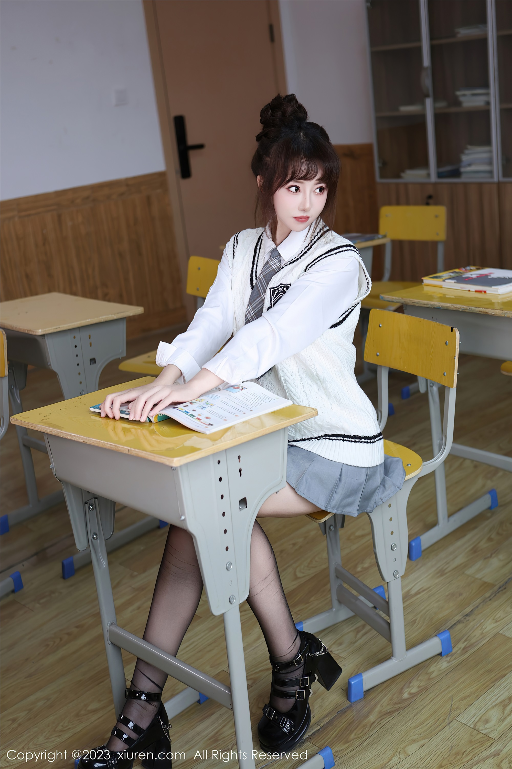 图片[2]-Xiuren秀人网期2023.11.24期N第7712期白笑笑-秀人网