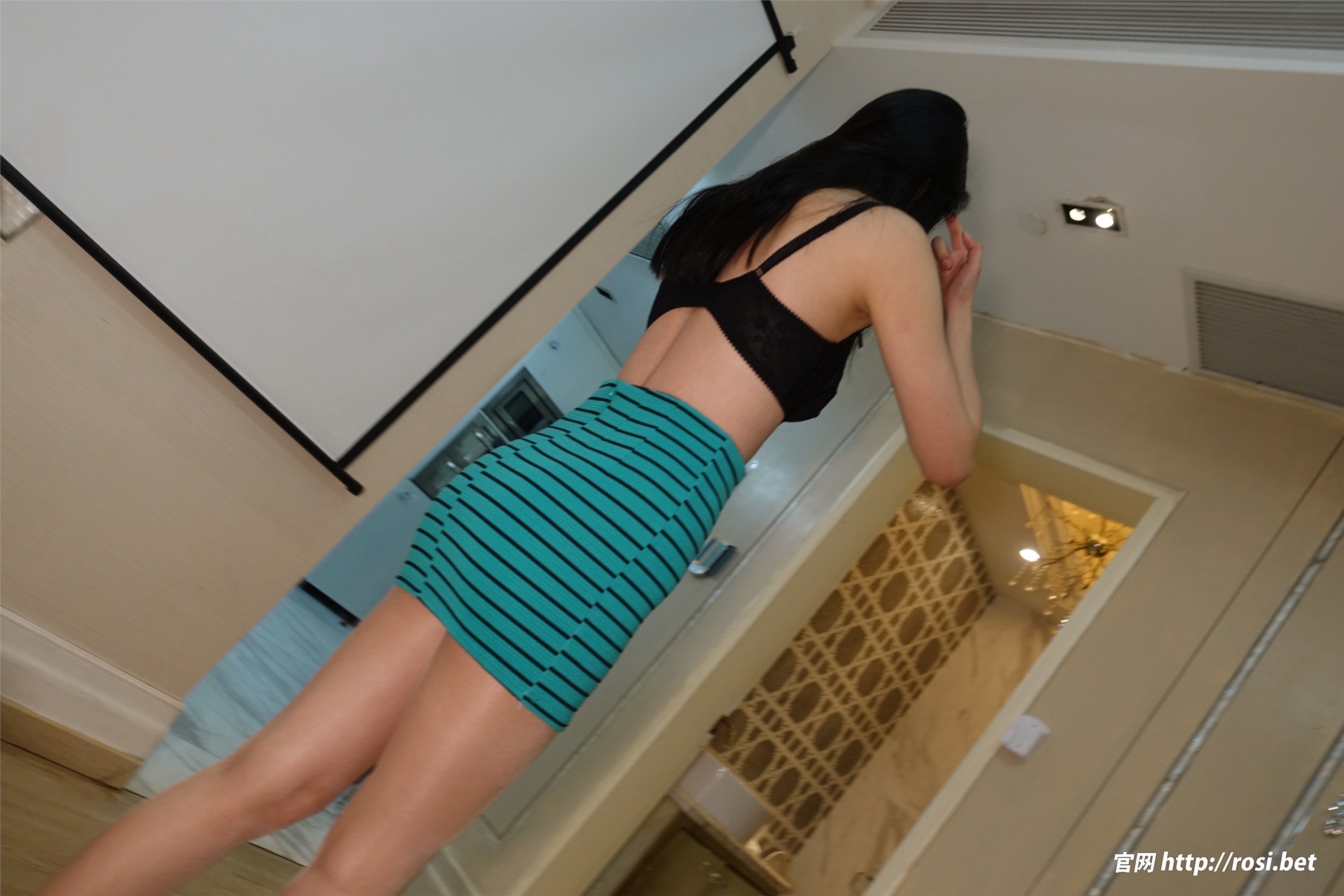 图片[7]-ROSI写真期2023.12.04期N第4382-秀人网