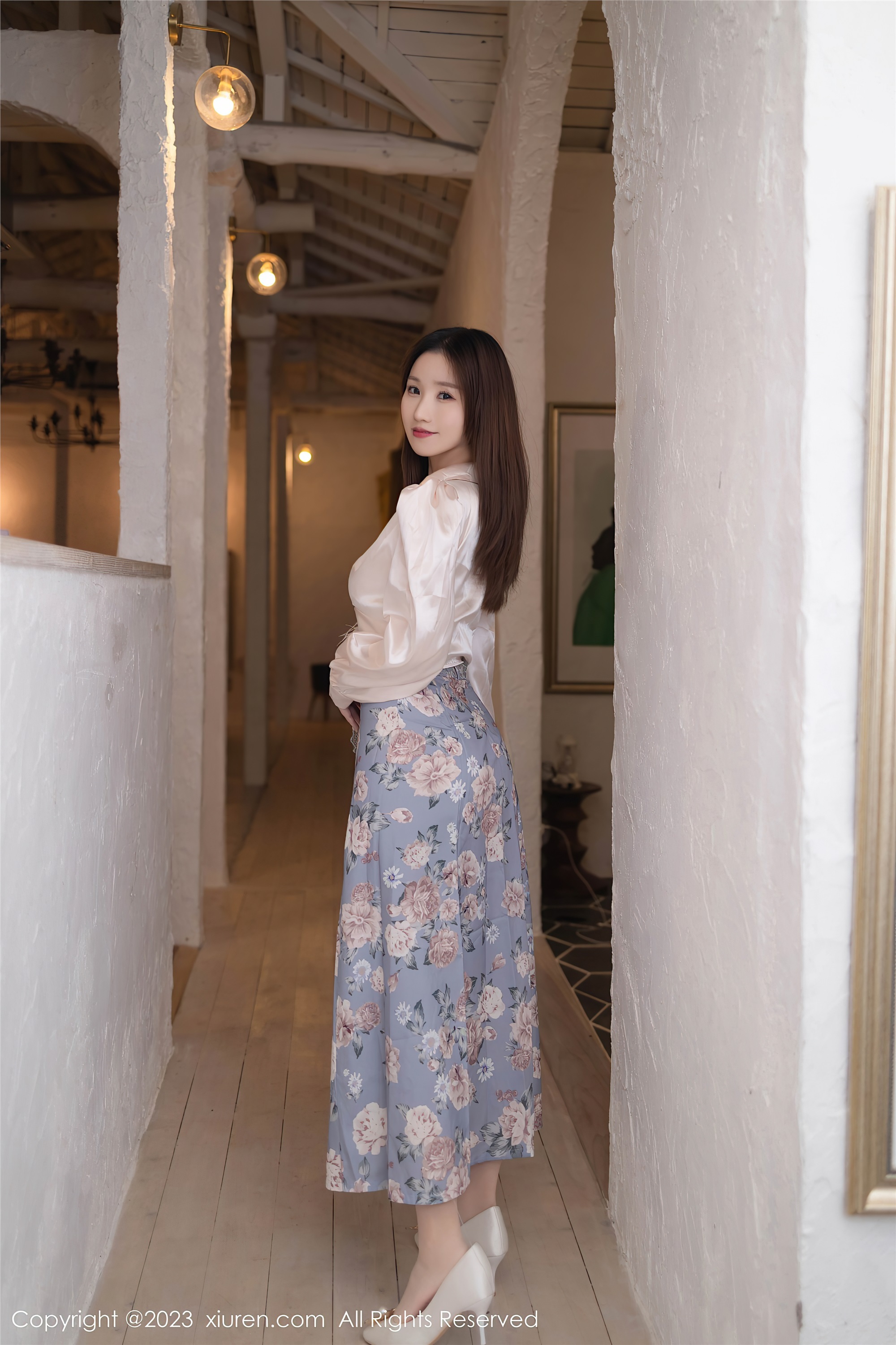 图片[2]-Xiuren秀人网期2023.12.06期N第7770期杏子Yada-套图网