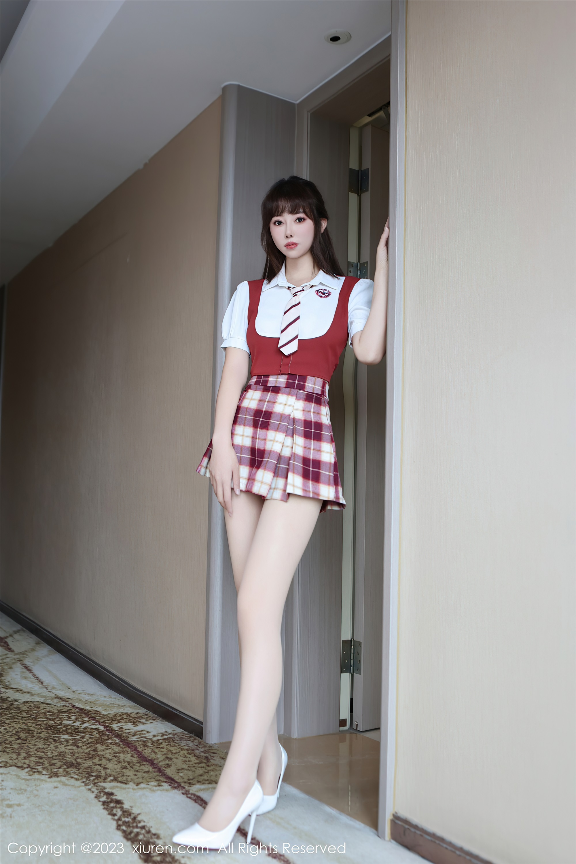 Xiuren秀人网期2023.12.22期N第7851期金tiao-套图网