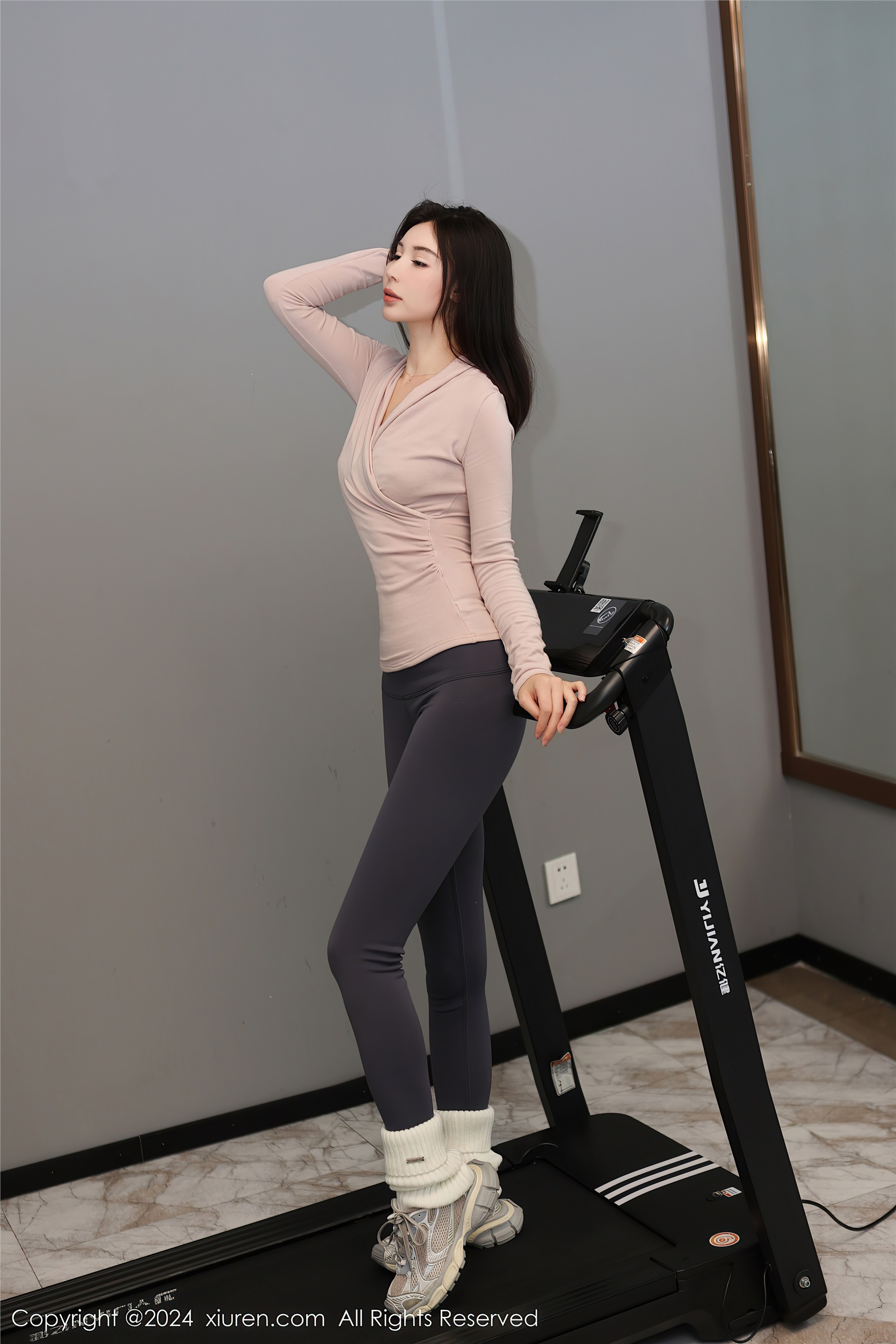 图片[2]-Xiuren秀人网期2024.01.04期N第7909期曼柔-套图网