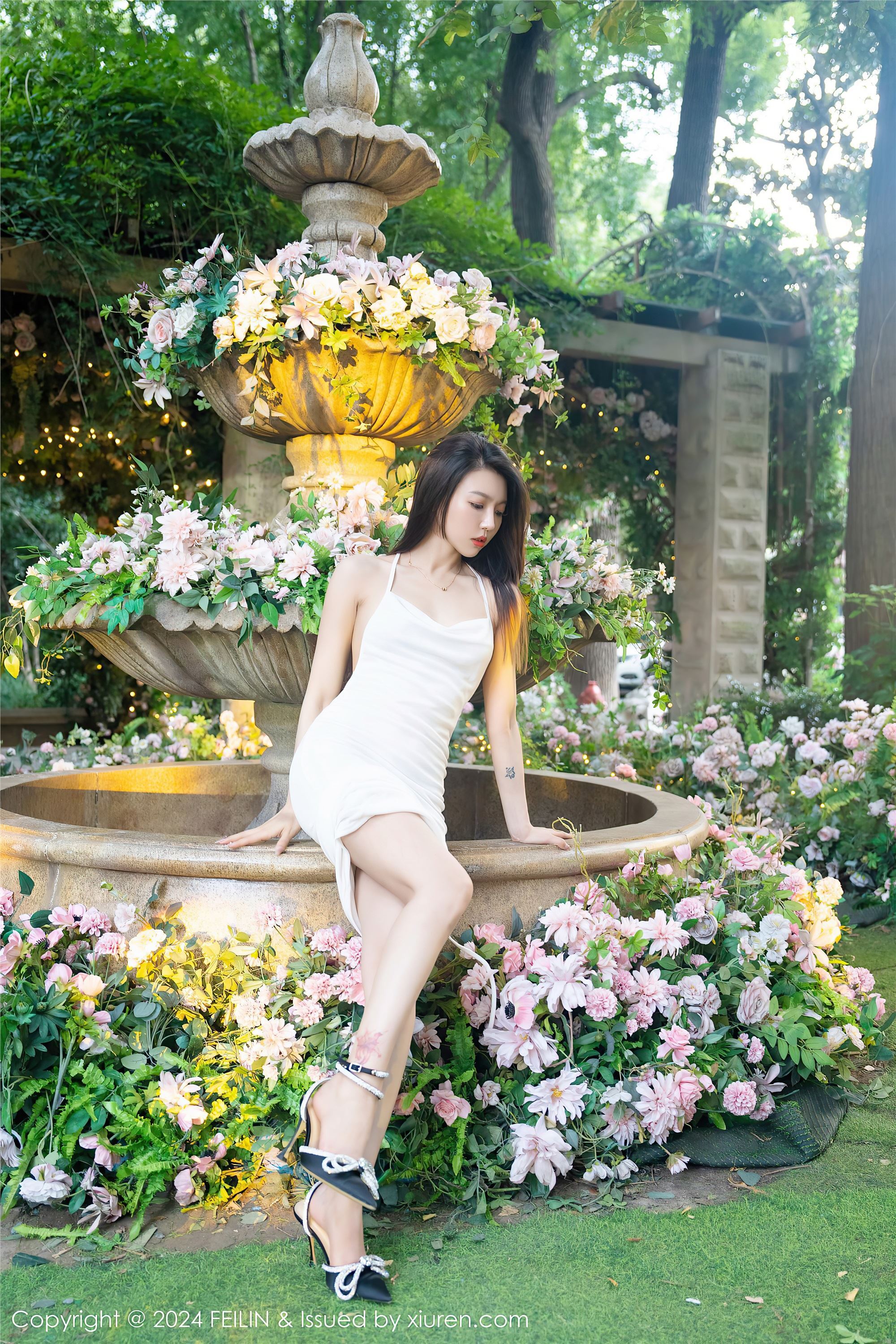 图片[2]-Feilin嗲囡囡期2024.01.08期VOL.472期冯木木LRIS-秀人网