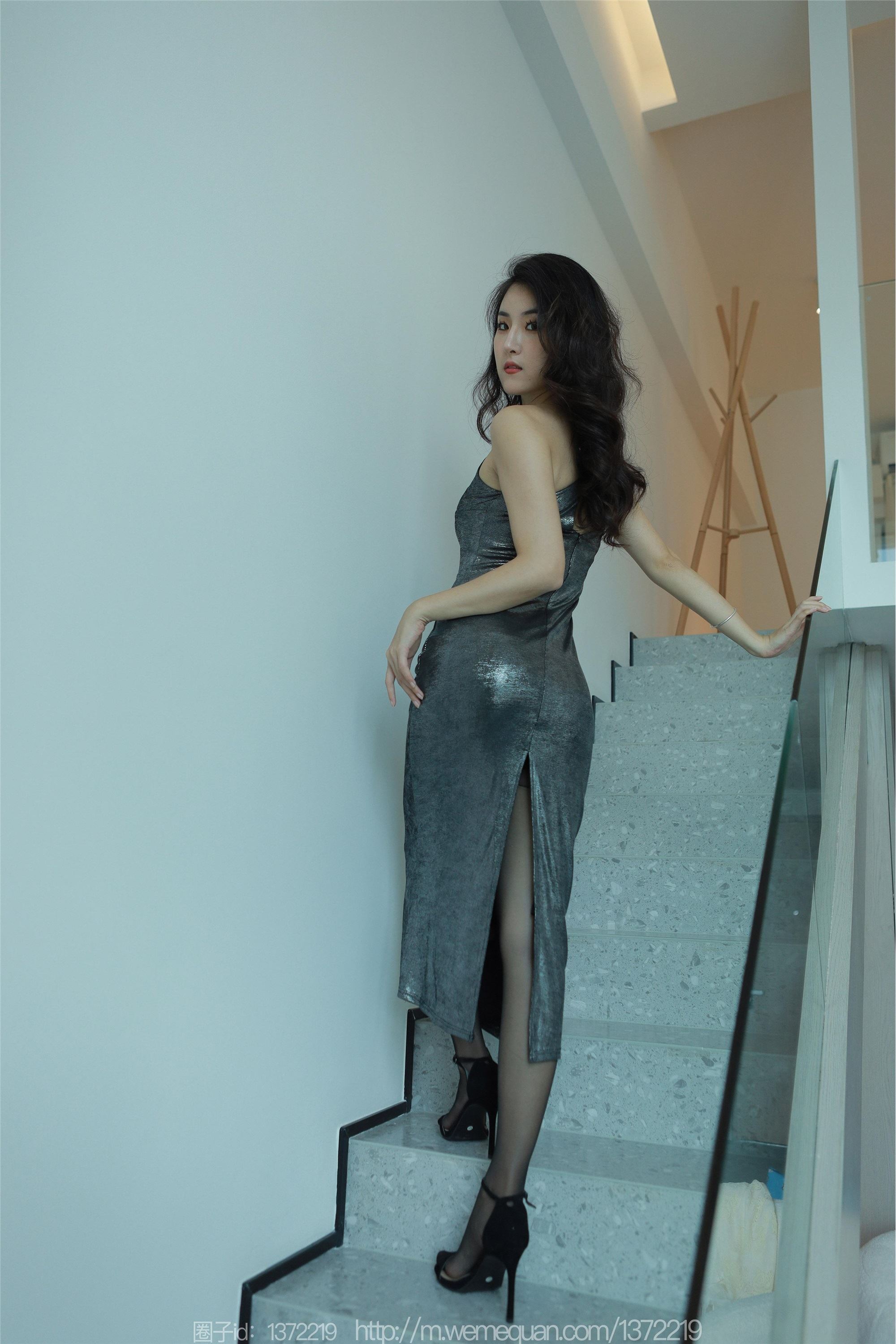 图片[2]-IESS异思趣向期期2023.06.29期丝享家期1467期小宝《液体金属裙》-秀人网