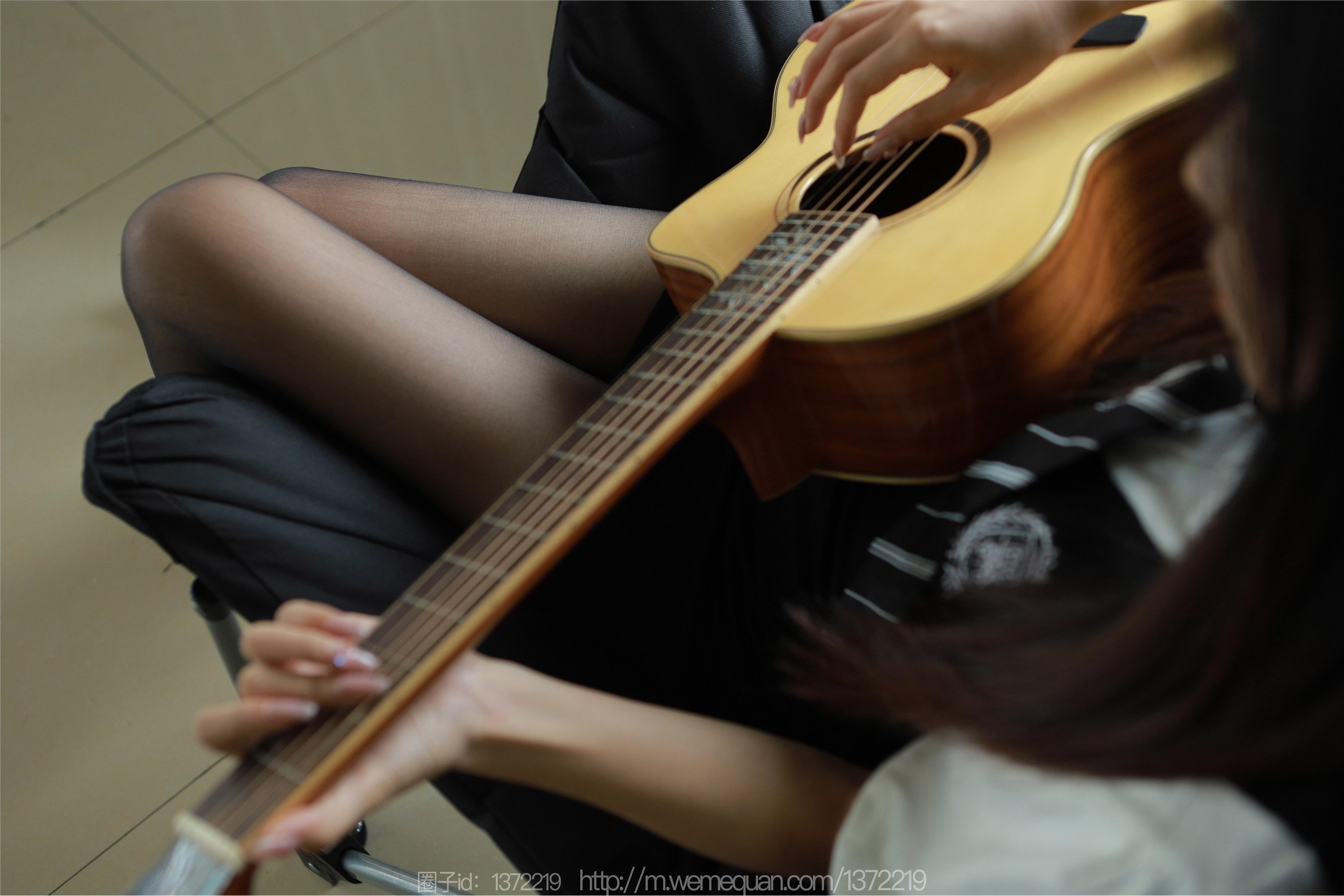 图片[2]-IESS异思趣向期期2023.07.09期丝享家期1475期美子《弹弹吉他》-秀人网