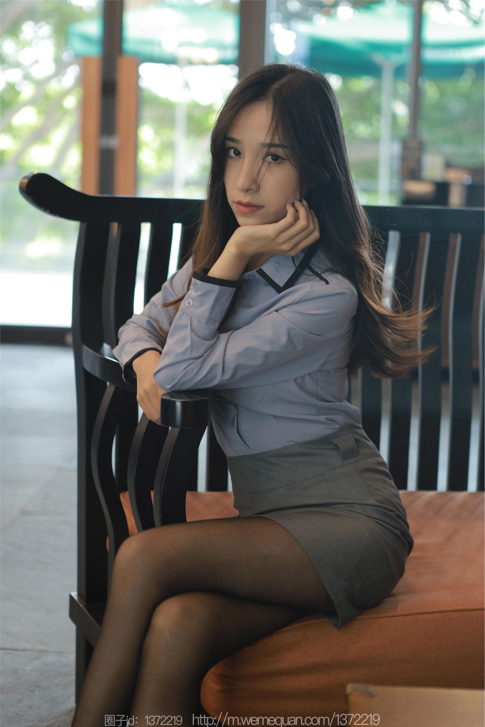 图片[3]-IESS异思趣向期期2023.08.02期丝享家期1496期美子《楼梯上的春光》-秀人网