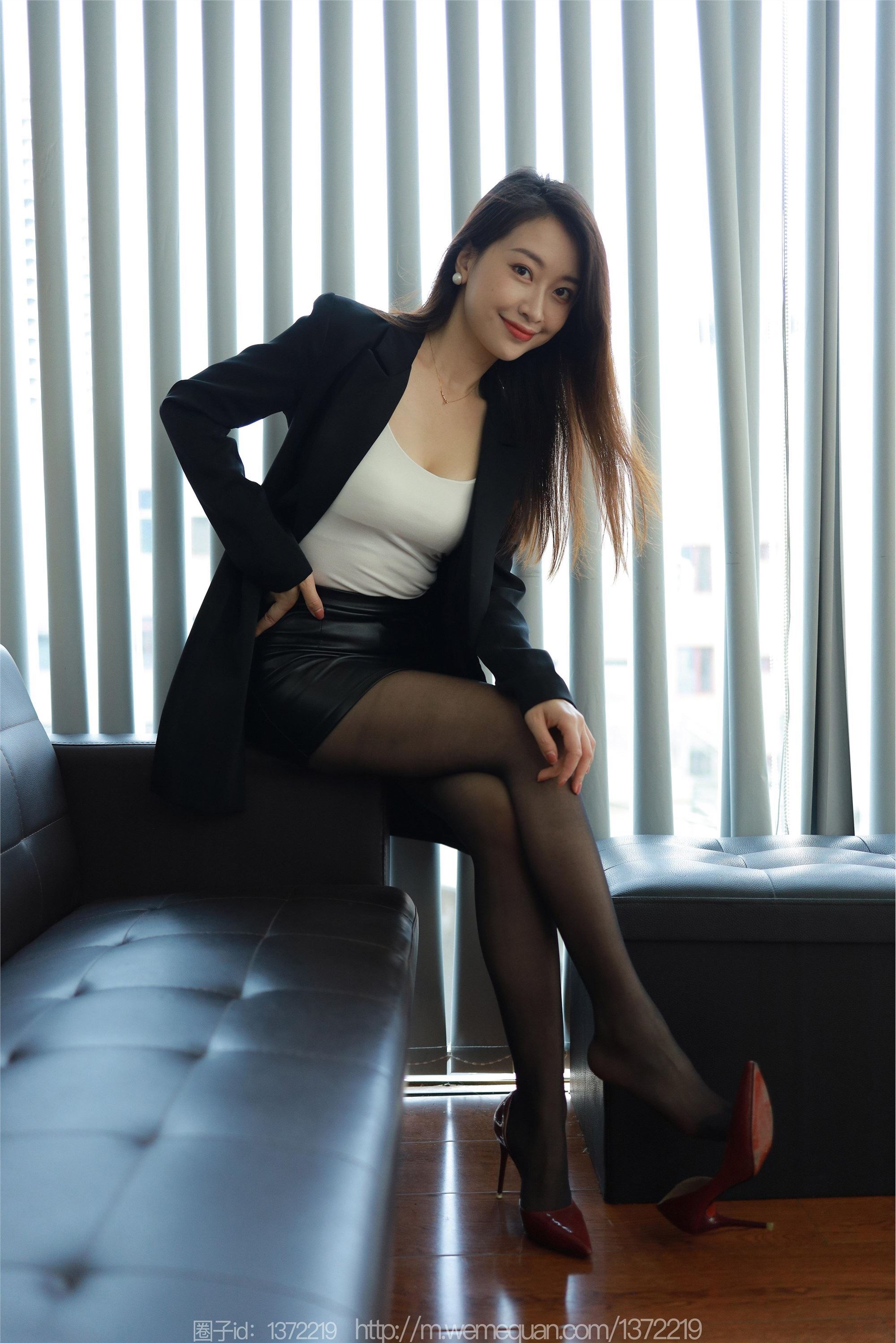 图片[2]-IESS异思趣向期期2023.08.09期丝享家期1502期小婕《风一样的女人》-秀人网