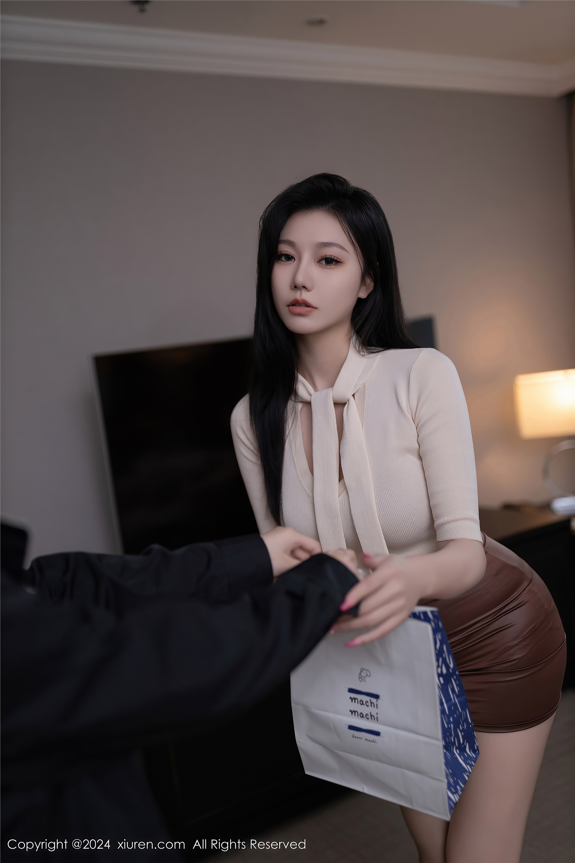 图片[2]-Xiuren秀人网期2024.02.05期N第8072期安然anran-套图网