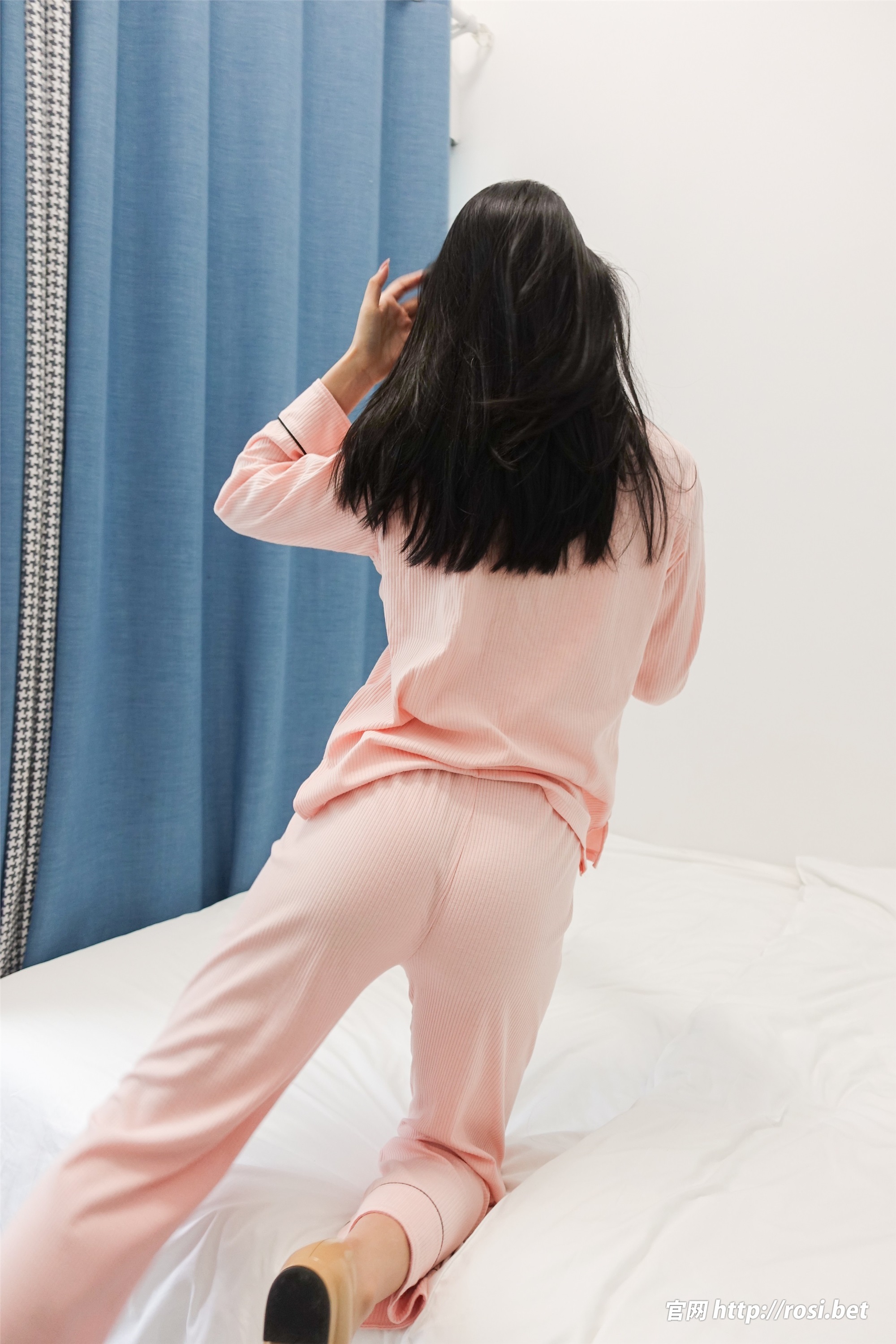 图片[4]-ROSI写真期2024.02.25期N第4465-秀人网