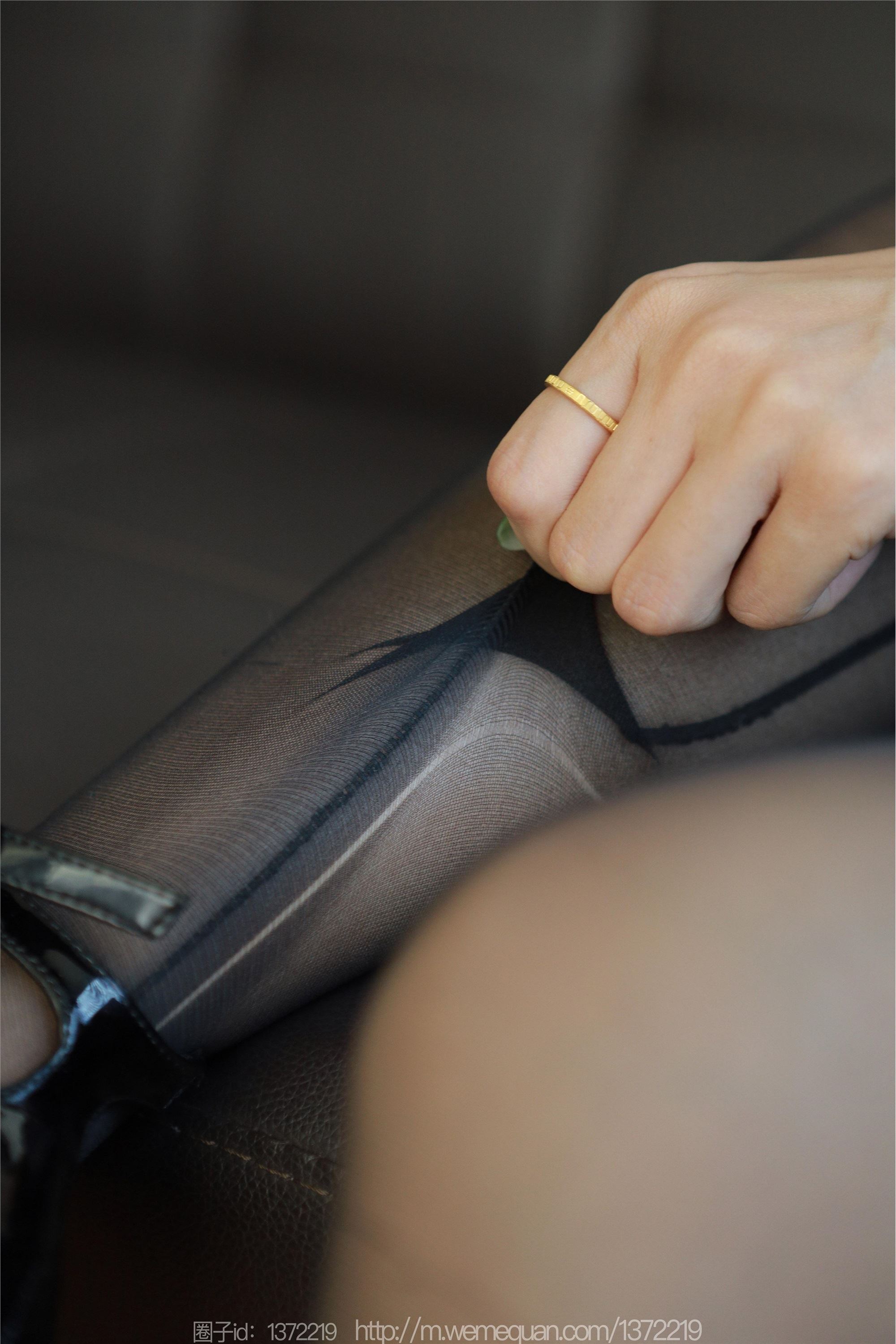 图片[3]-IESS异思趣向期期2023.08.17期丝享家期1509期美子《性感翡翠绿》-套图网