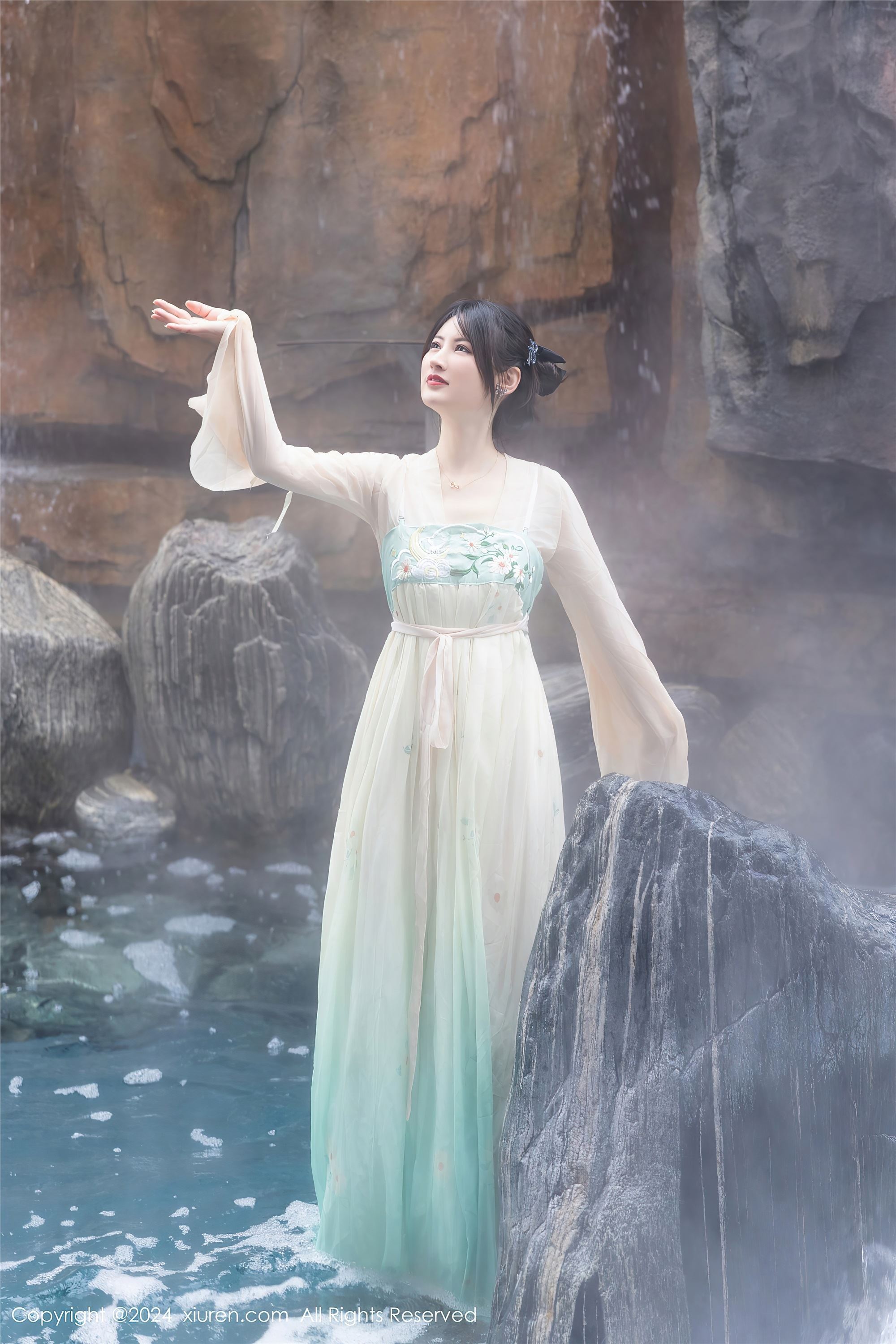 图片[2]-Xiuren秀人网期2024.02.22期N第8128期诗诗kiki-秀人网