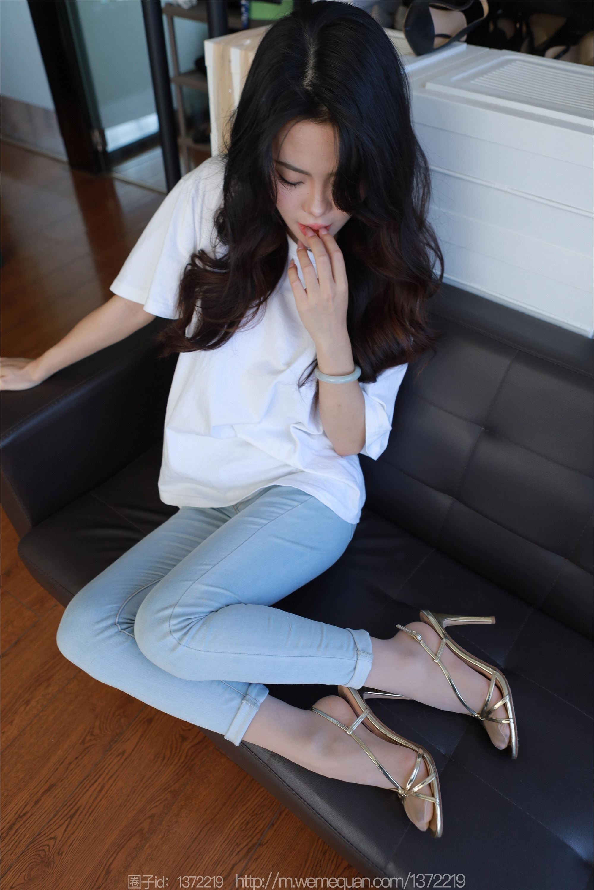 图片[2]-IESS异思趣向期期2023.09.04期丝享家期1524期兔兔《白T牛仔裤里丝》-套图网