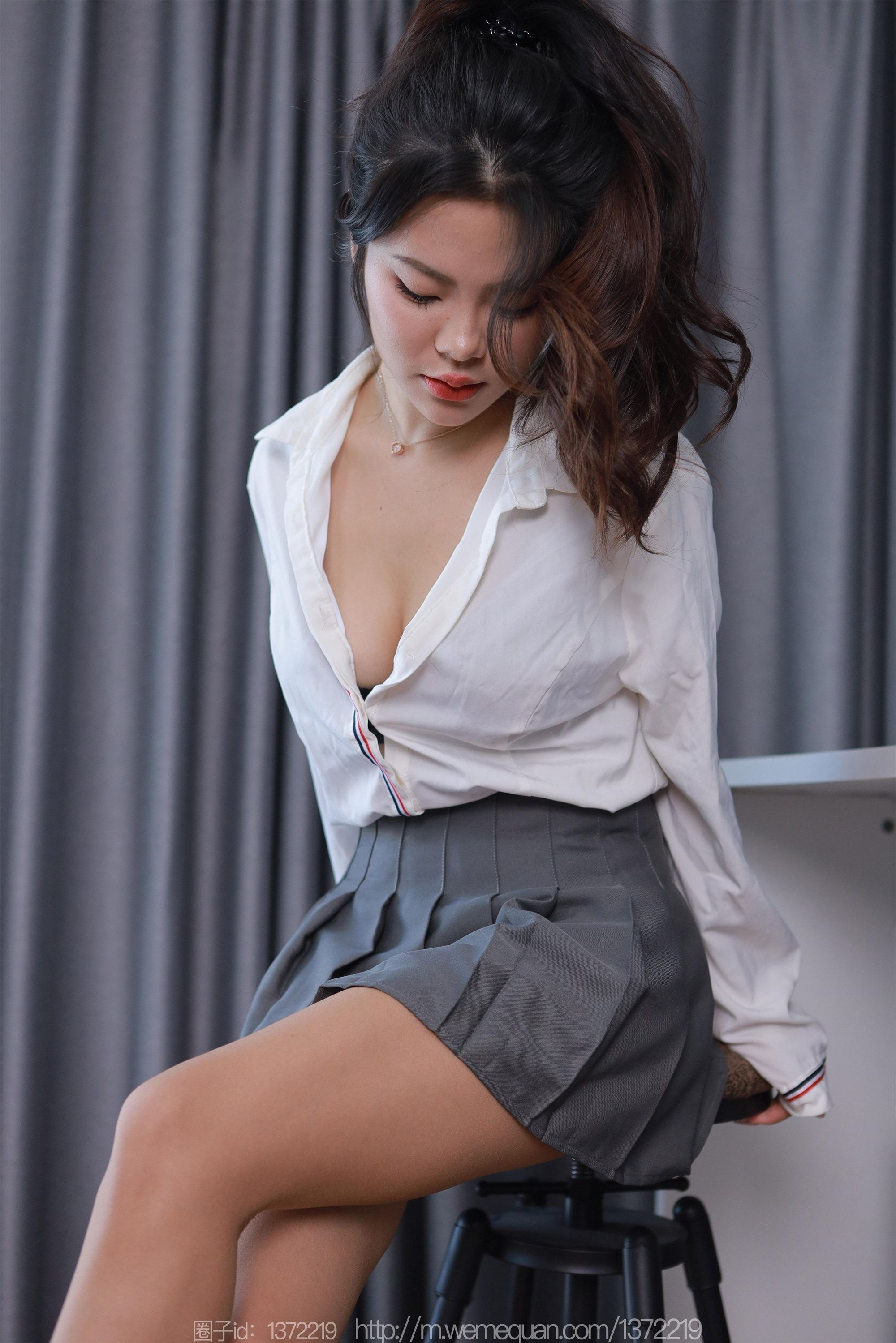 图片[3]-IESS异思趣向期期2023.09.15期丝享家期1534期兔兔《贪玩小兔兔》-秀人网