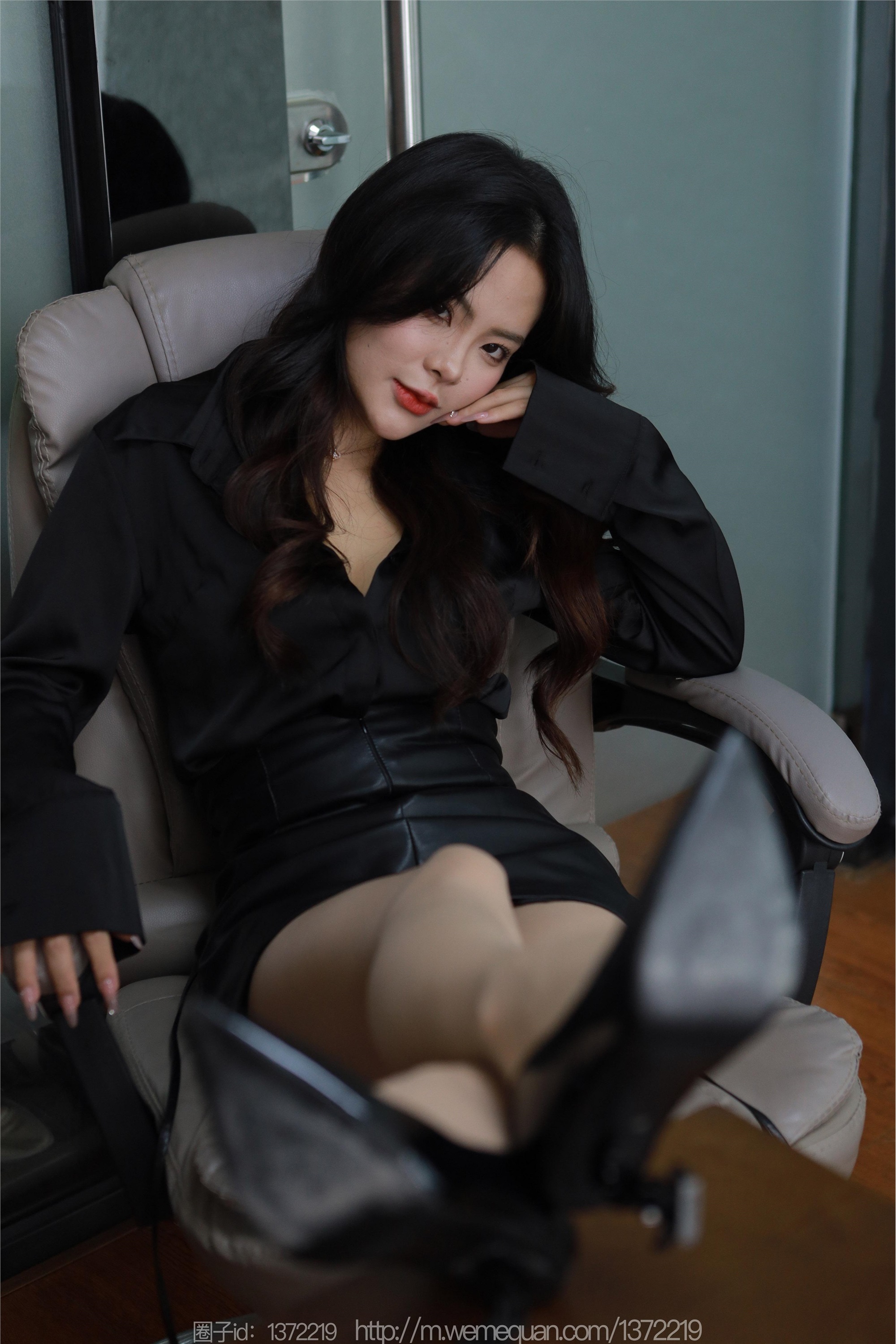 图片[5]-IESS异思趣向期期2023.09.21期丝享家期1539期兔兔《桌上的办公》-秀人网