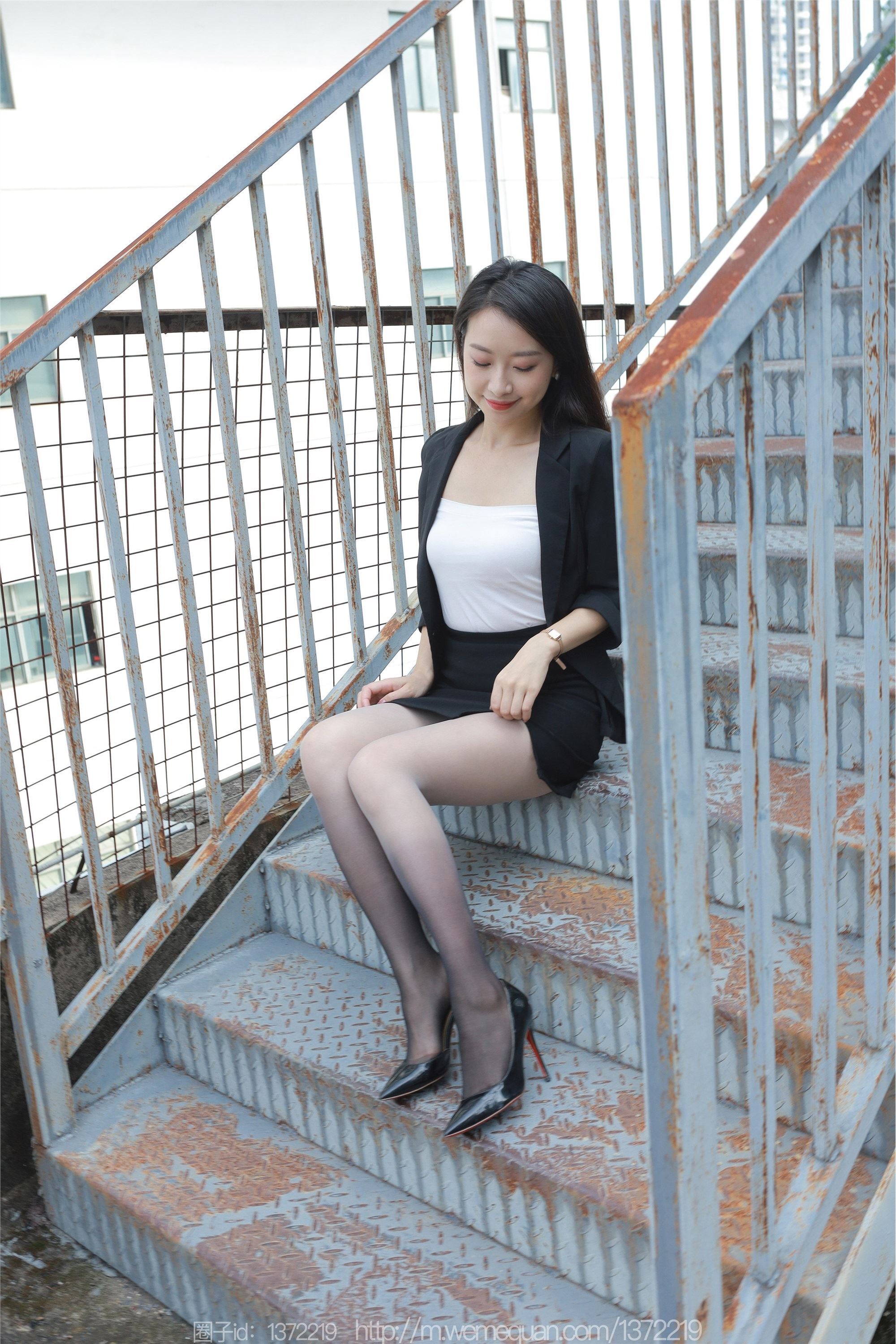 图片[3]-IESS异思趣向期期2023.09.28期丝享家期1545期小婕《黑白灰渐变》-套图网