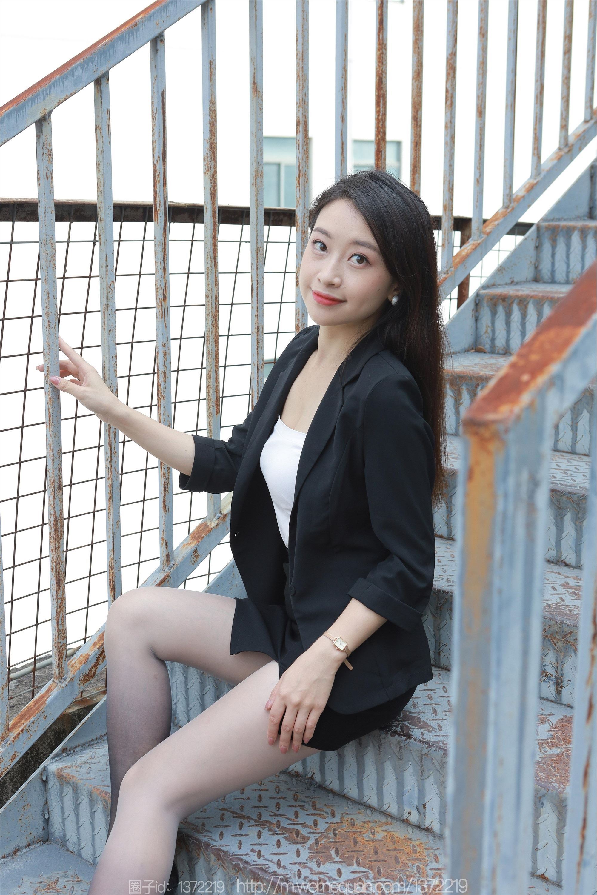 图片[9]-IESS异思趣向期期2023.09.28期丝享家期1545期小婕《黑白灰渐变》-套图网