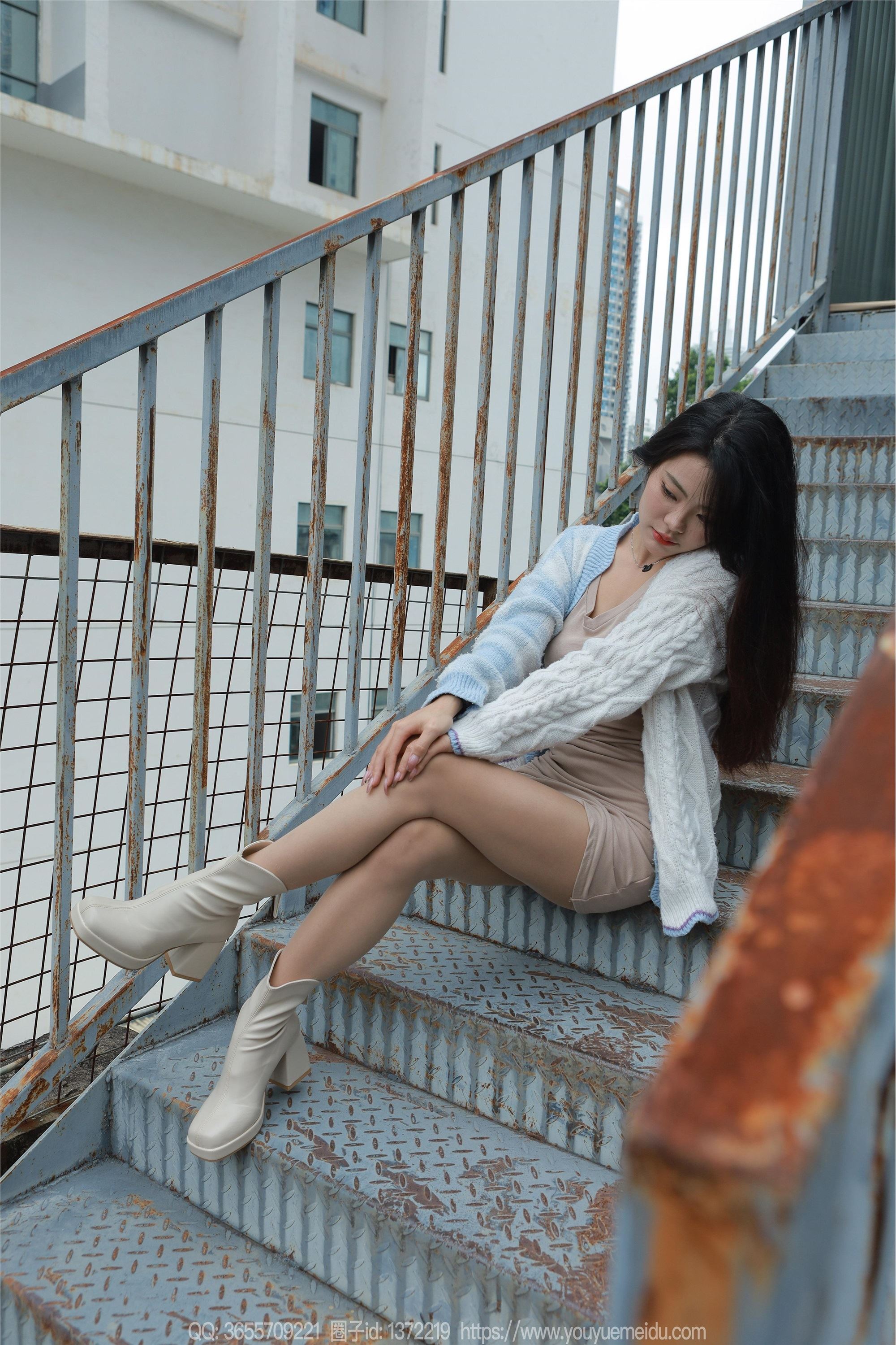 图片[2]-IESS异思趣向期期2023.10.13期丝享家期1558期兔兔《亲密女友》-秀人网