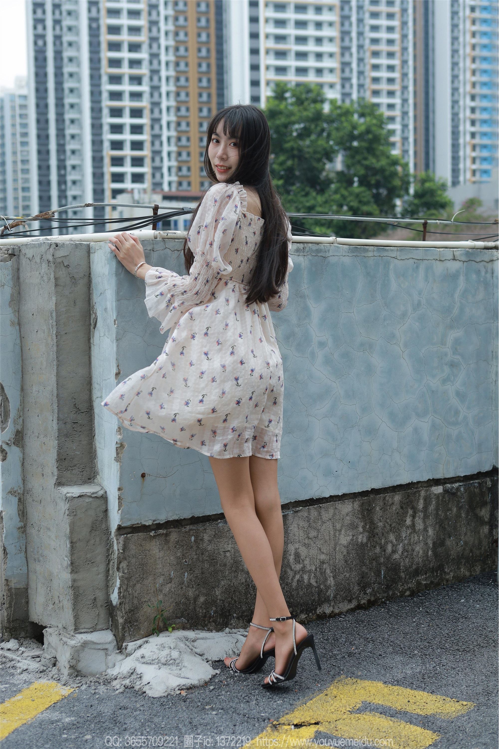 图片[2]-IESS异思趣向期期2023.10.15期丝享家期1559期团团《风吹裙子》-秀人网