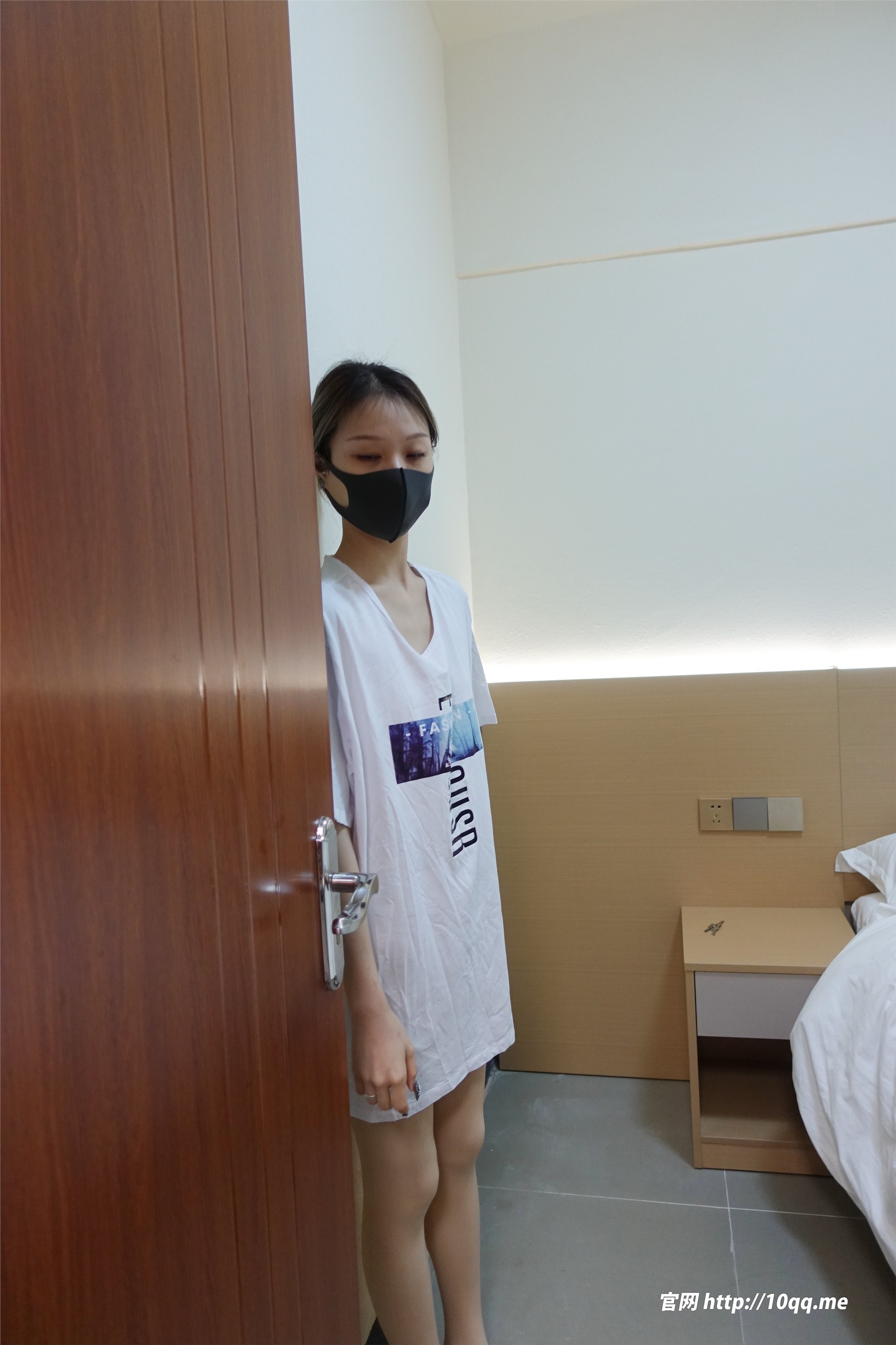 图片[2]-ROSI口罩系列期2024.03.09期N第2827-秀人网