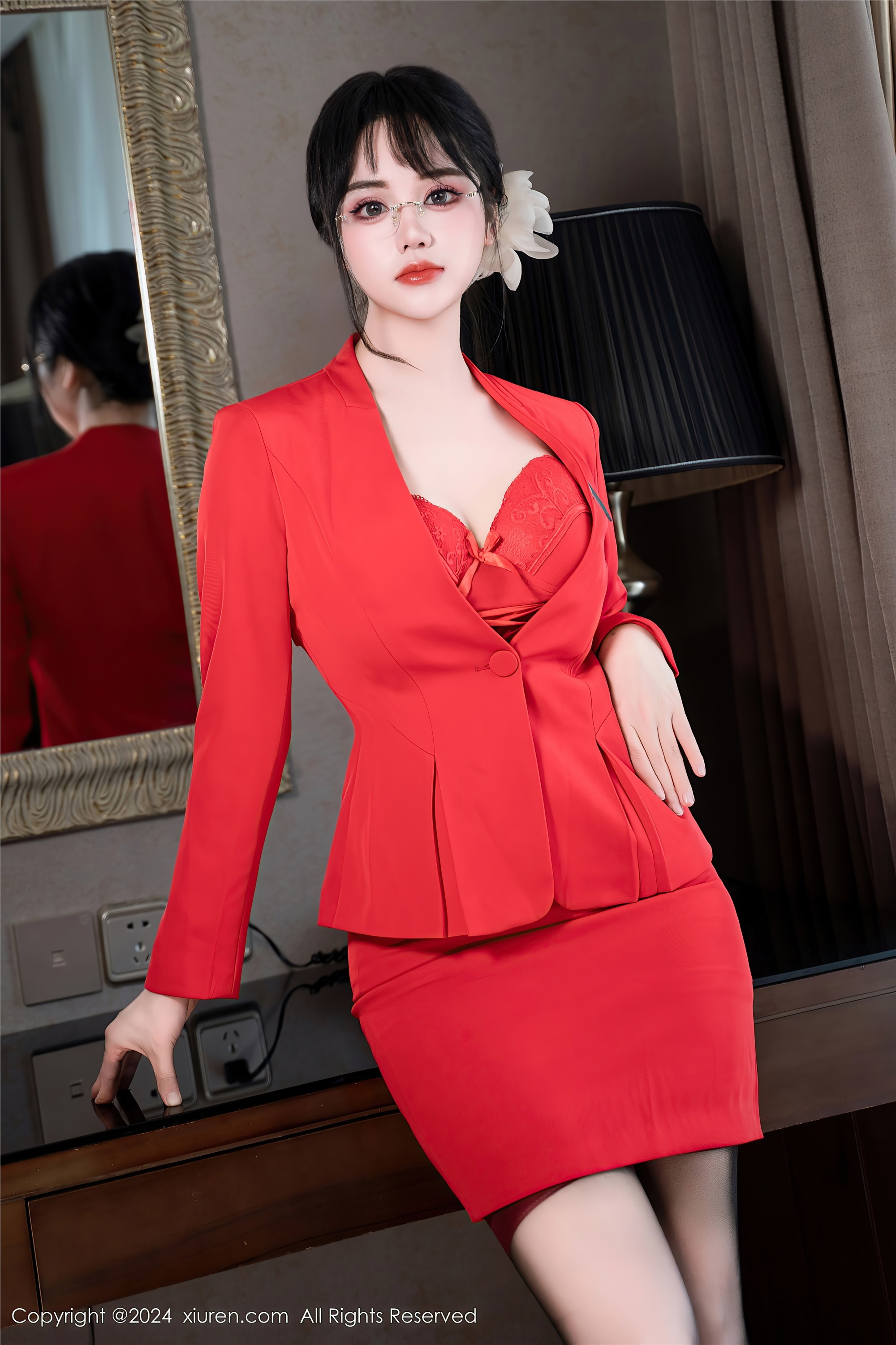 Xiuren秀人网期2024.04.09期N第8360期汐汐爱吃草莓-套图网