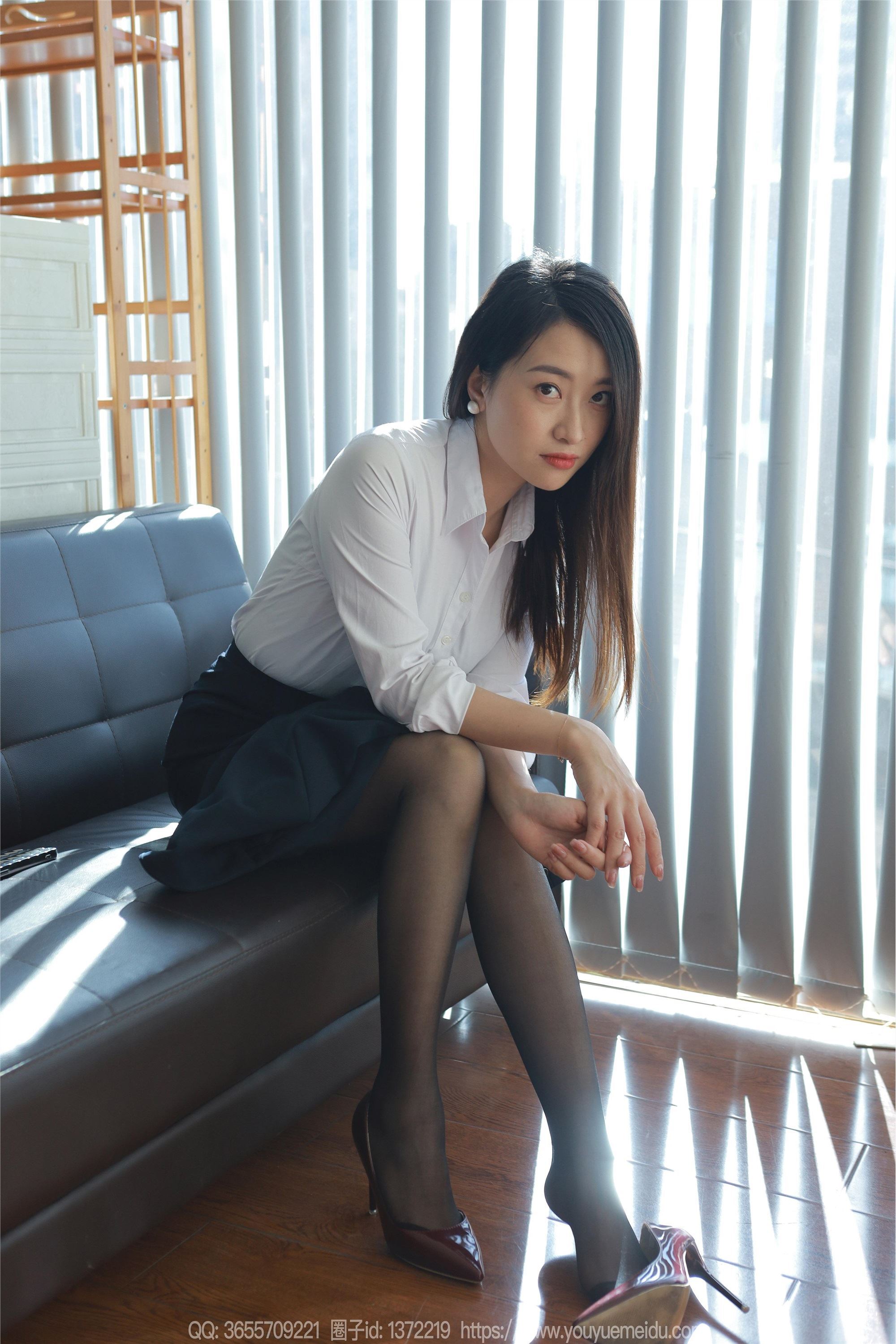 图片[2]-IESS异思趣向期期2023.11.28期丝享家期1597期小婕《阳光嘿丝》-秀人网