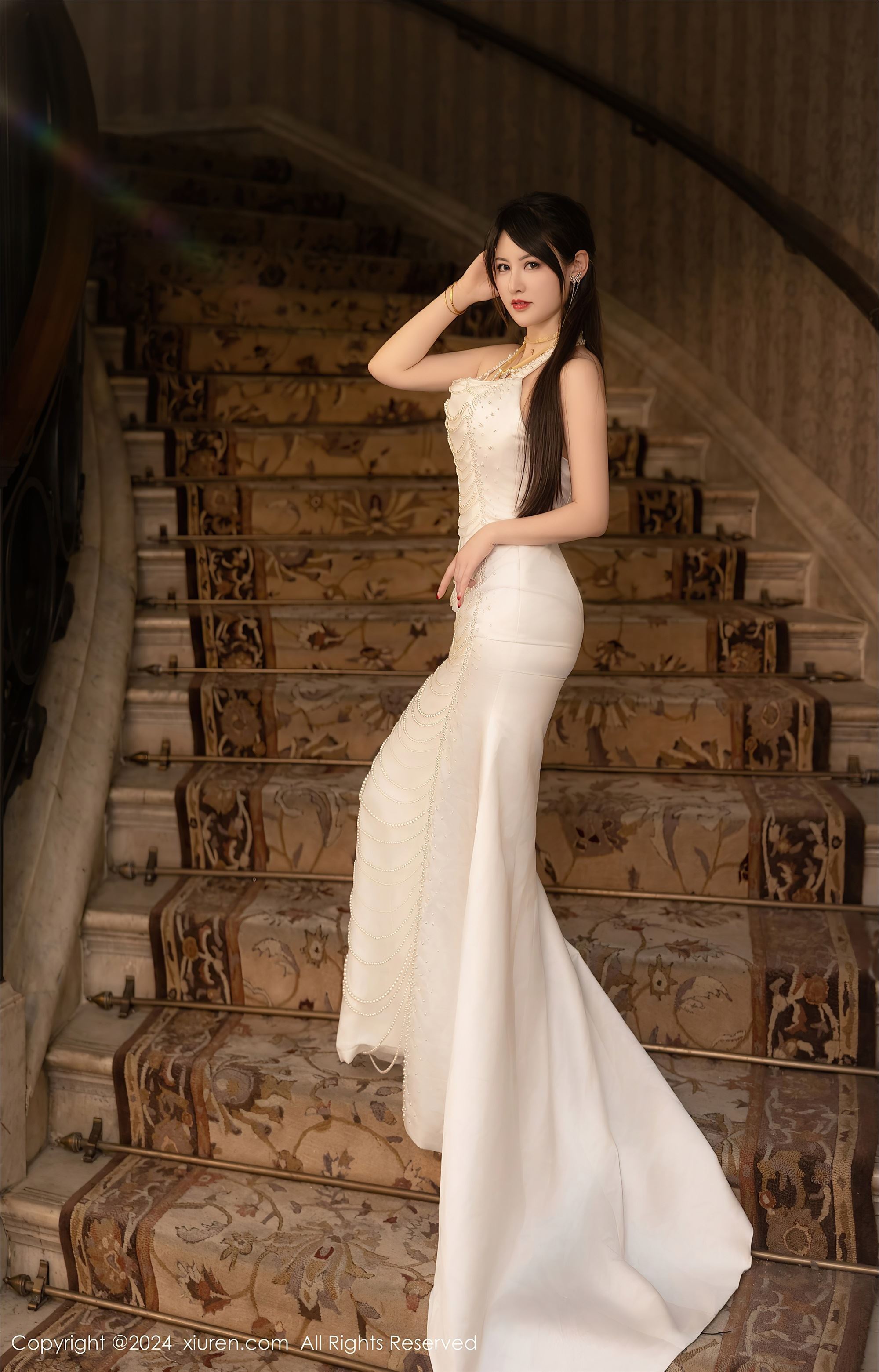 图片[2]-Xiuren秀人网期2024.04.23期N第8436期诗诗kiki-套图网